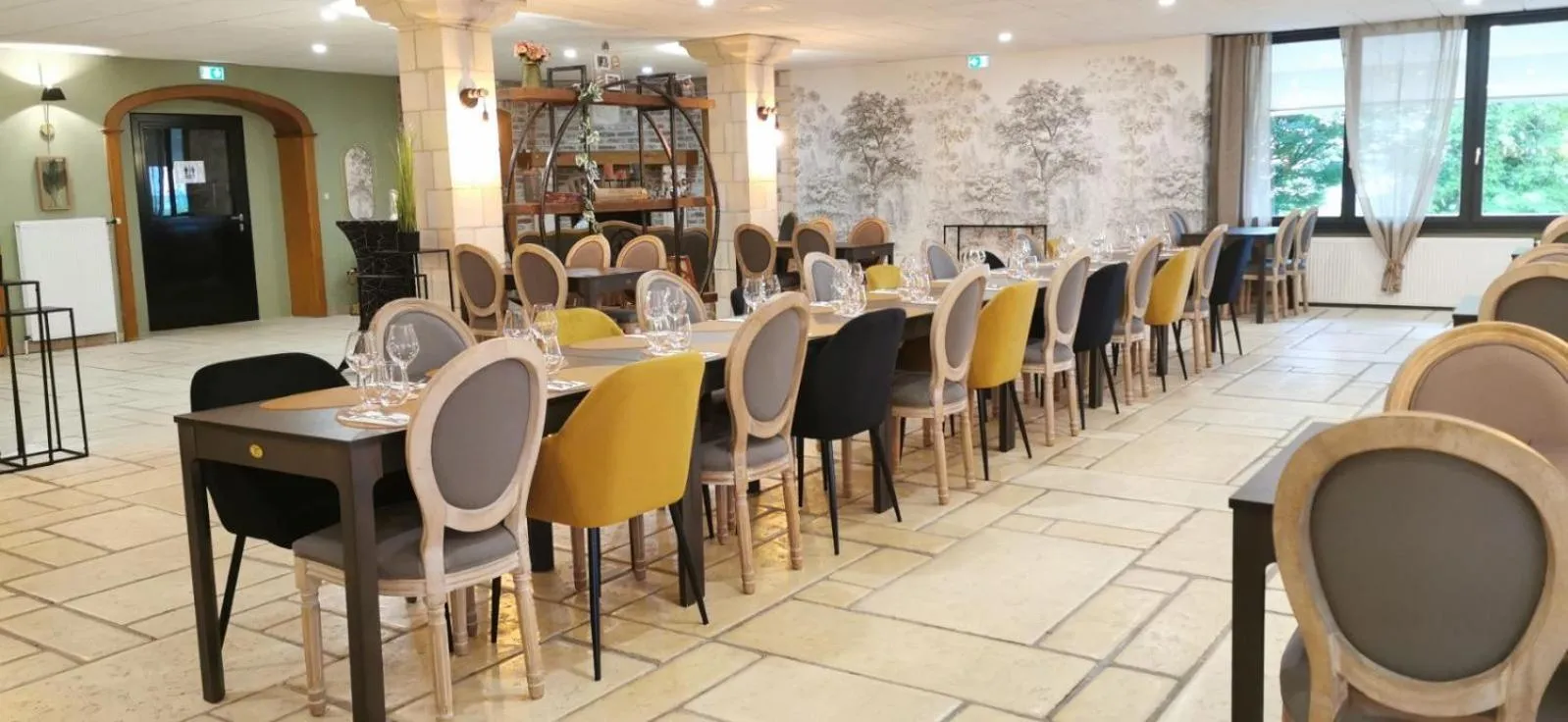 Restaurant/places to eat in Hôtel Le Prieuré