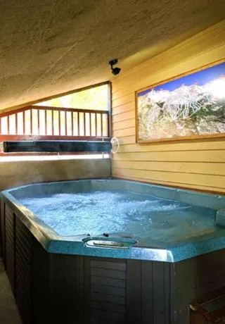 Hot Tub in Breck Inn