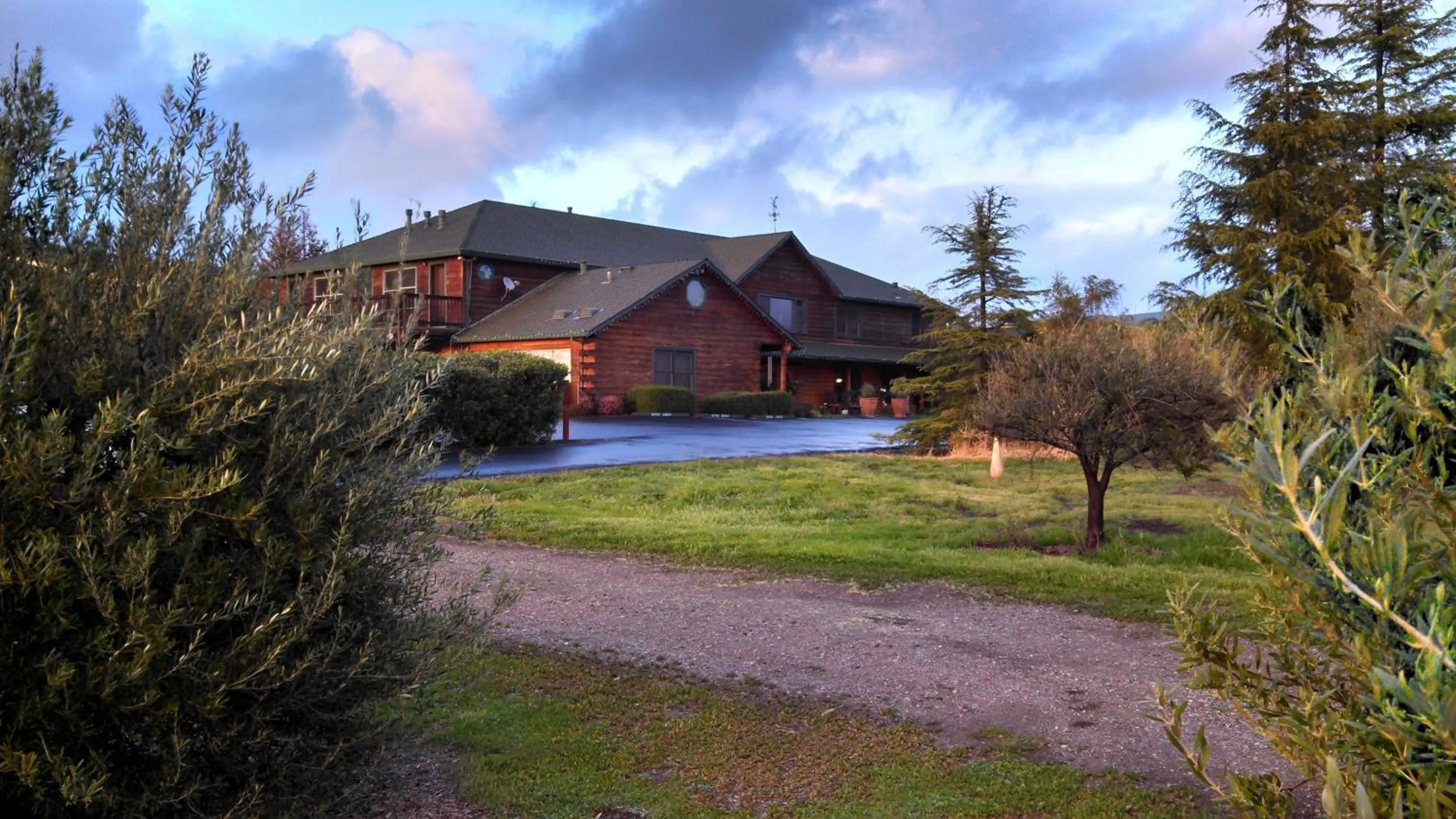 Facade/entrance in Purple Orchid Resort & Spa