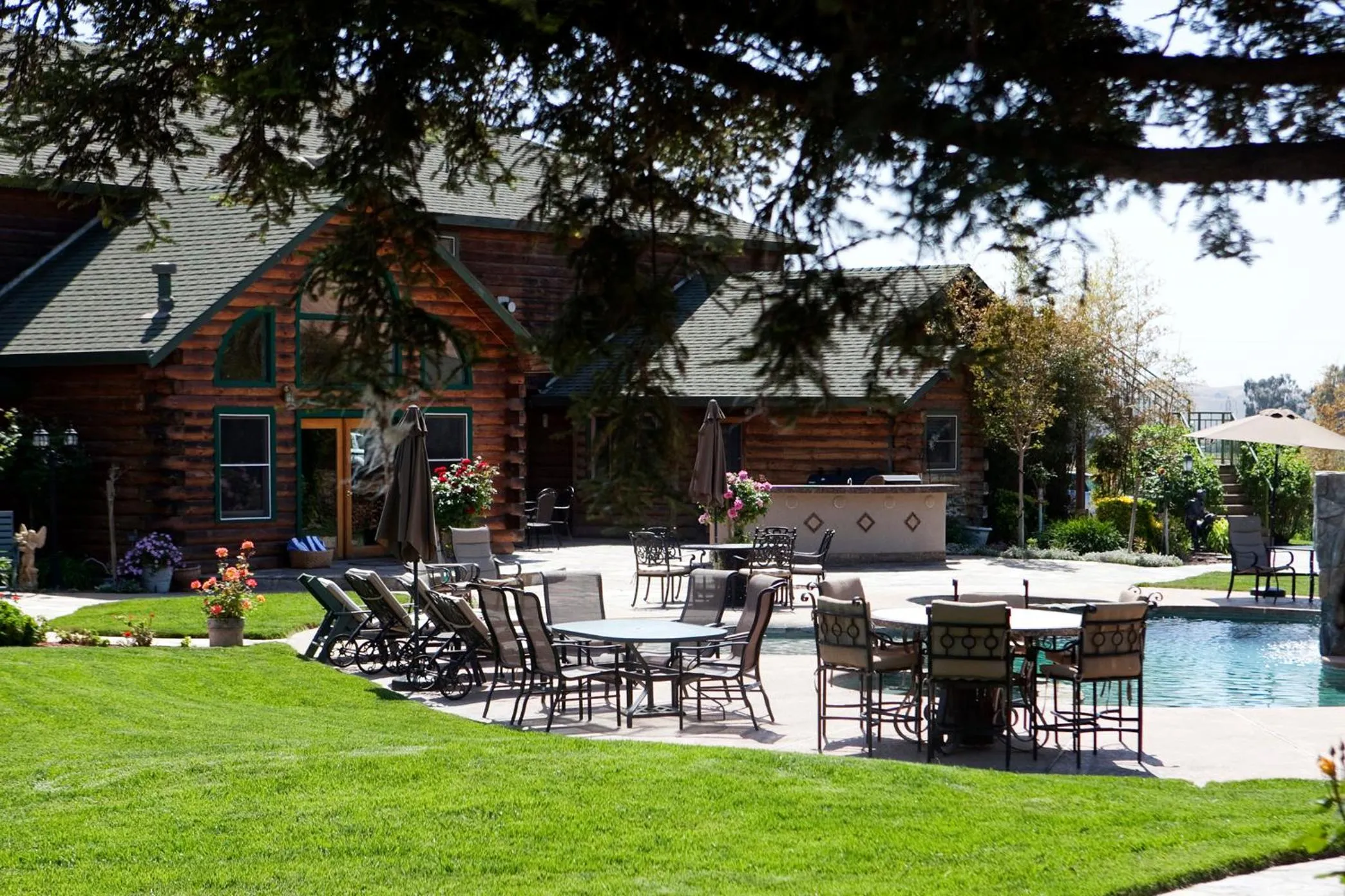 Pool view in Purple Orchid Resort & Spa