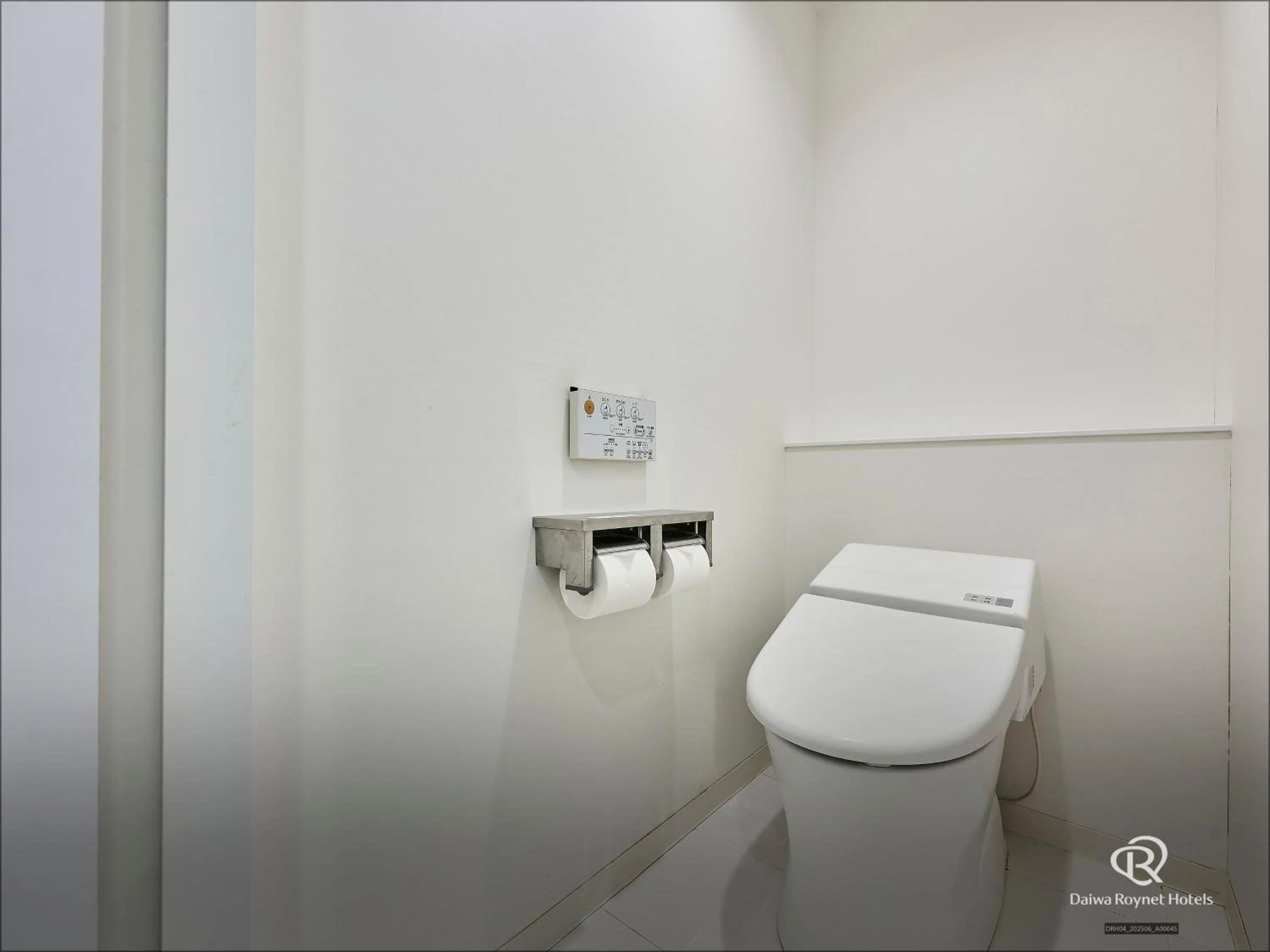 Photo of the whole room in Daiwa Roynet Hotel Numazu