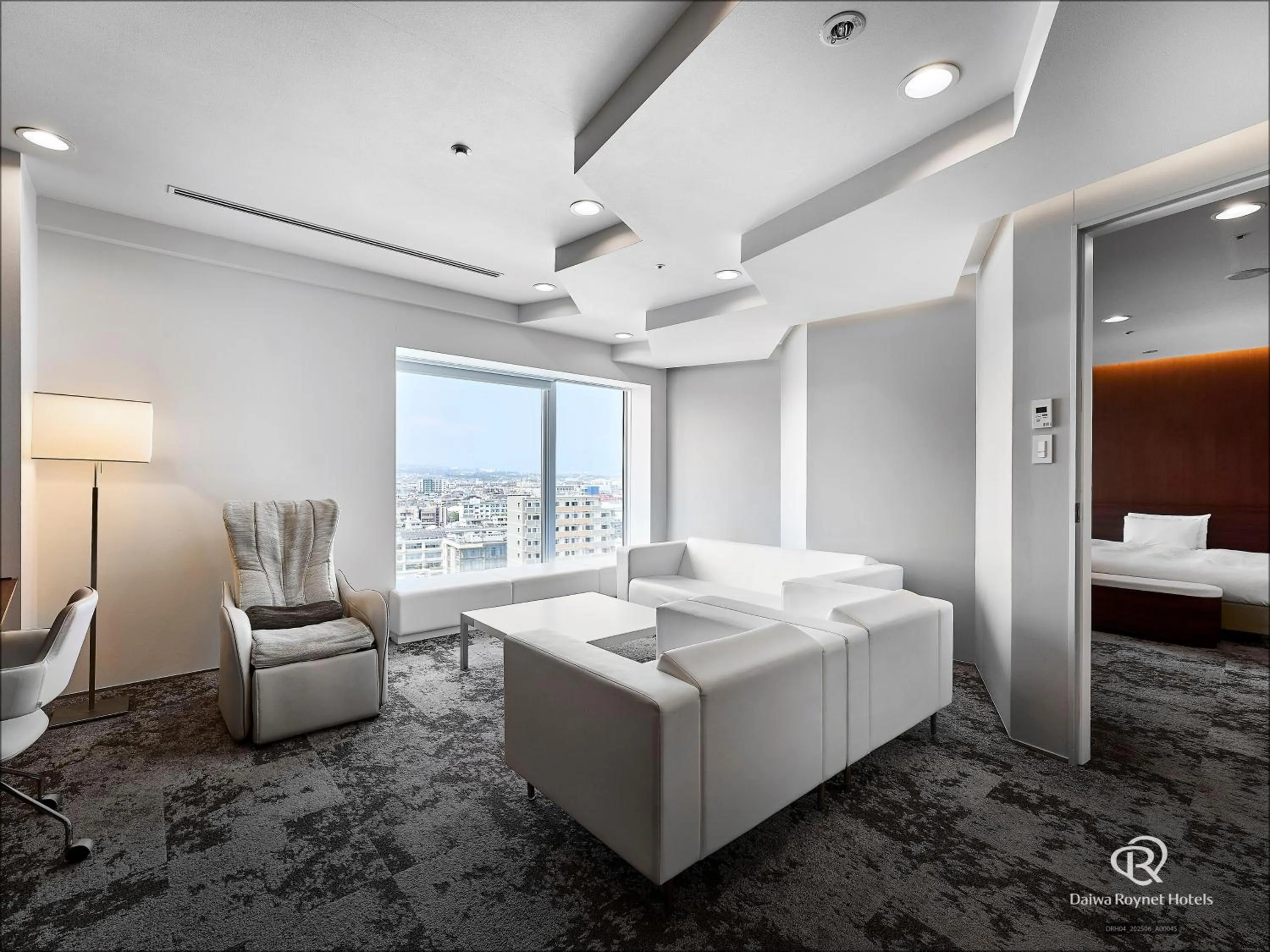 Photo of the whole room, Bed in Daiwa Roynet Hotel Numazu