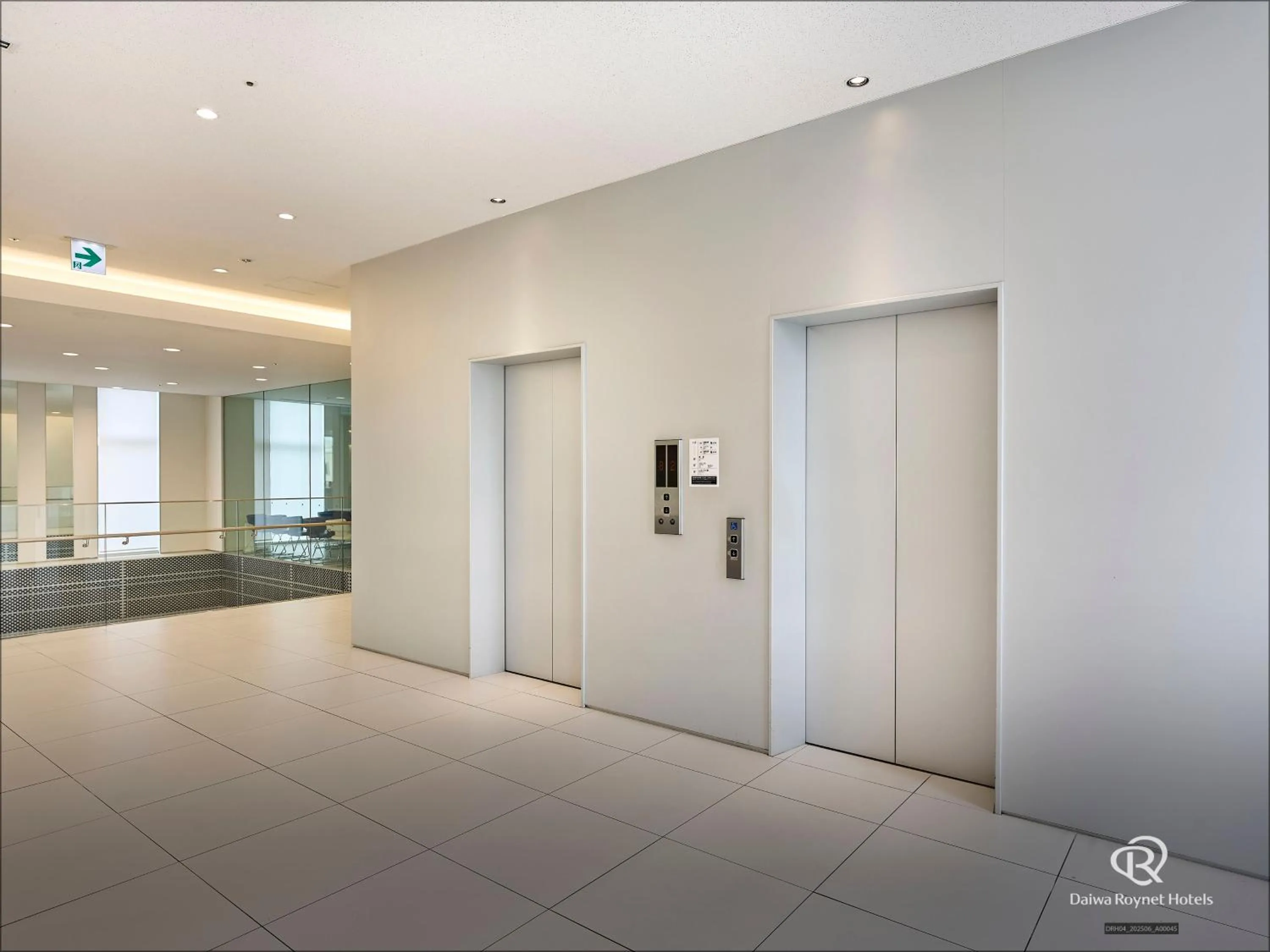 elevator in Daiwa Roynet Hotel Numazu