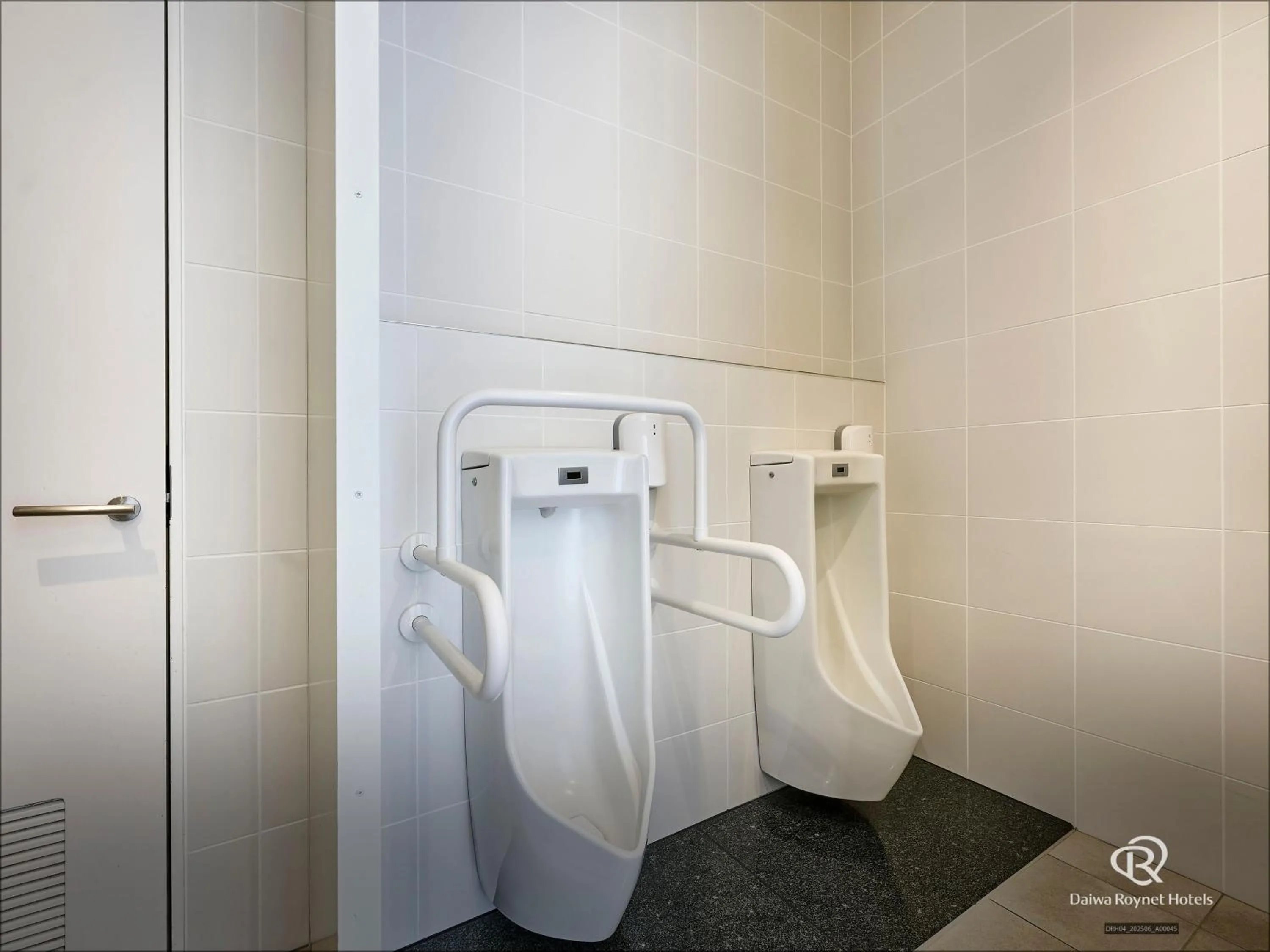 Toilet in Daiwa Roynet Hotel Numazu