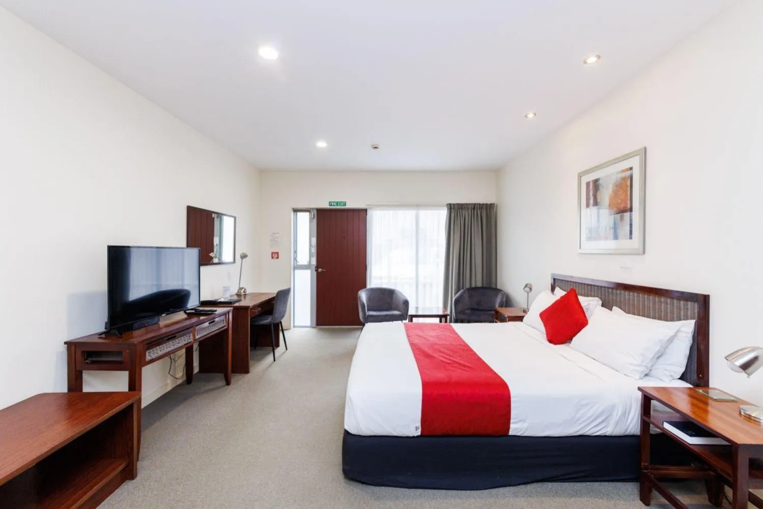 Bedroom, Bed in Fitzherbert Regency Motor Lodge