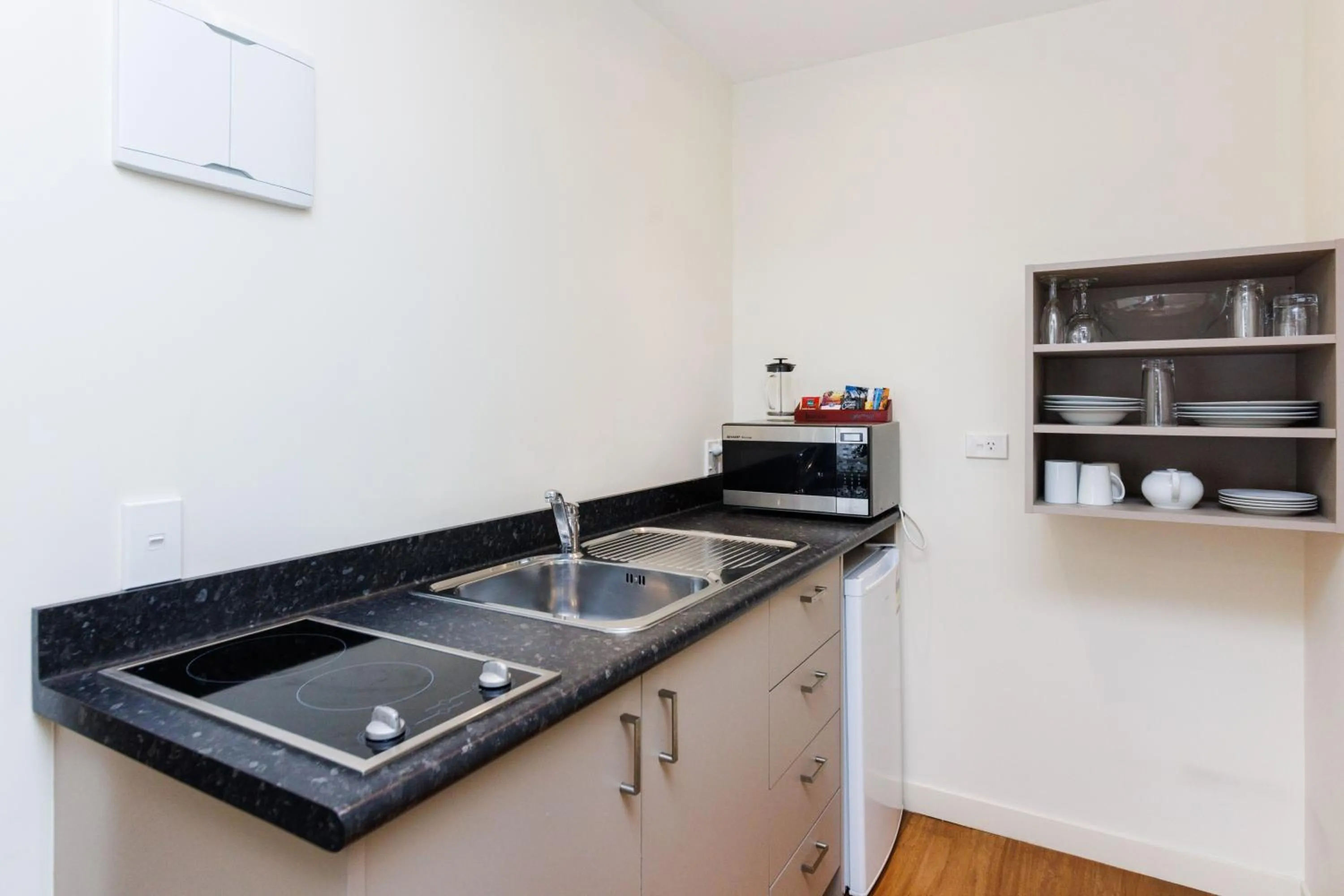 Kitchen or kitchenette in Fitzherbert Regency Motor Lodge