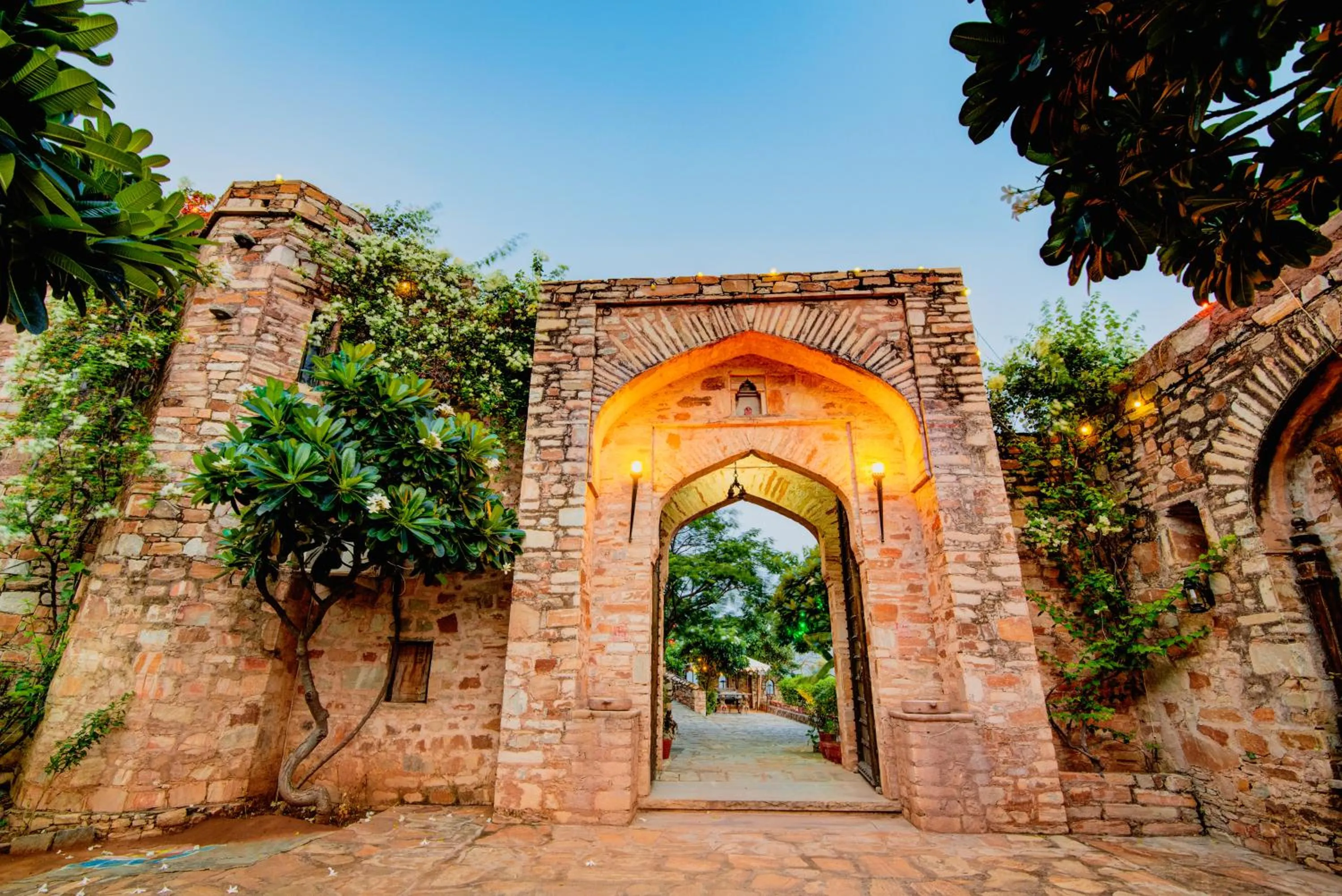 Property building in Fort Dadhikar, Alwar