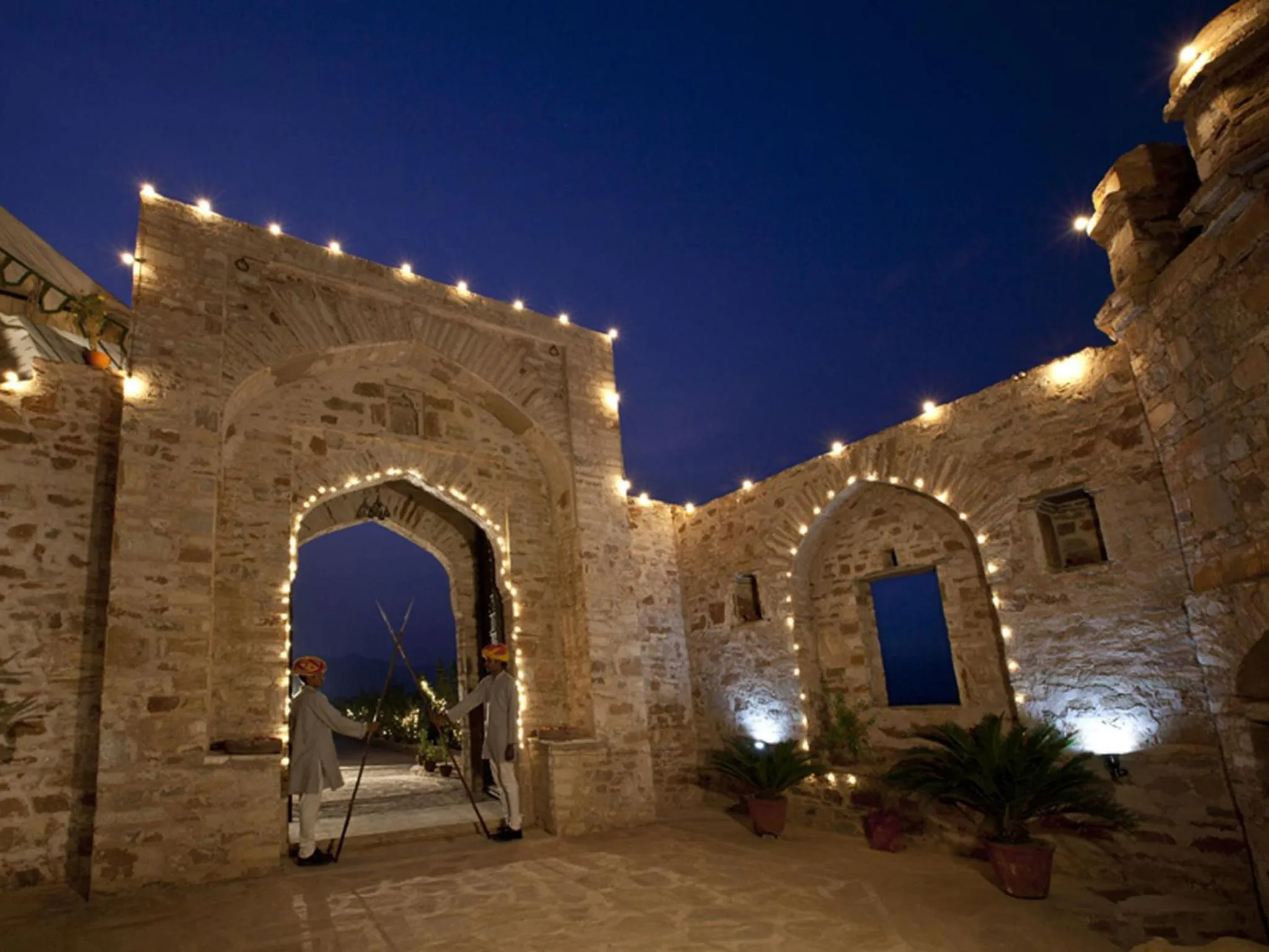 Facade/entrance in Fort Dadhikar, Alwar