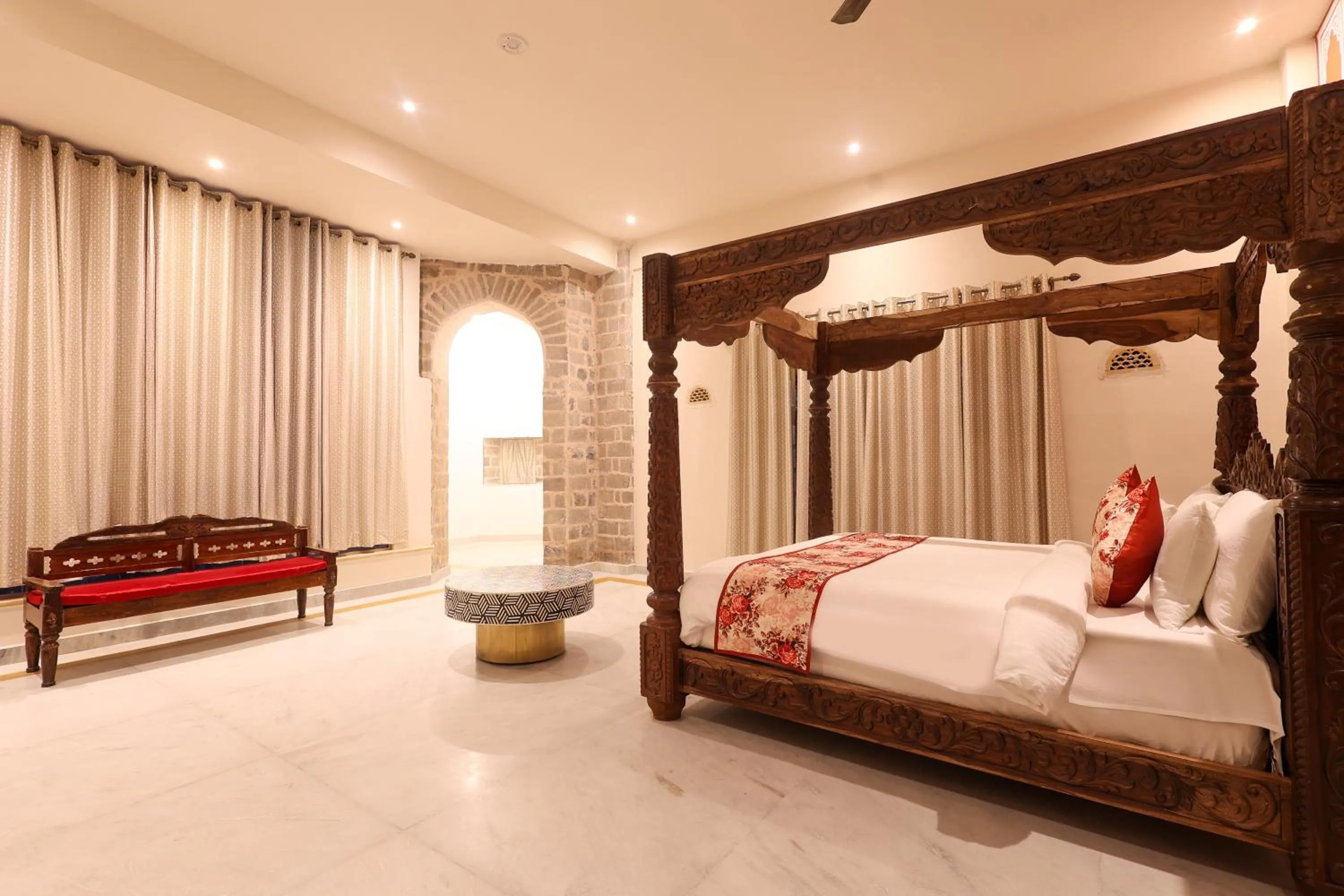 Bed in Fort Dadhikar, Alwar