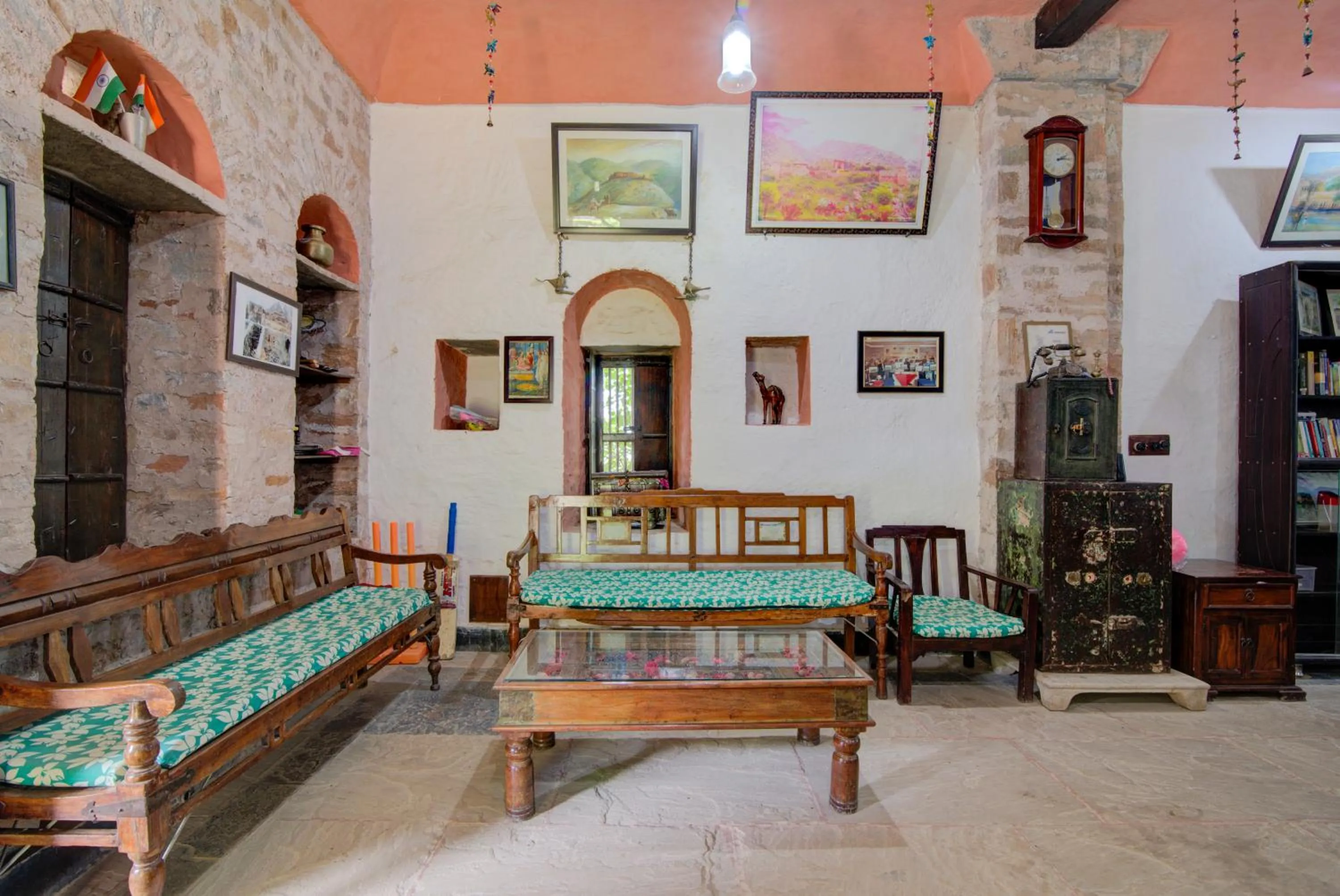 Lobby or reception in Fort Dadhikar, Alwar