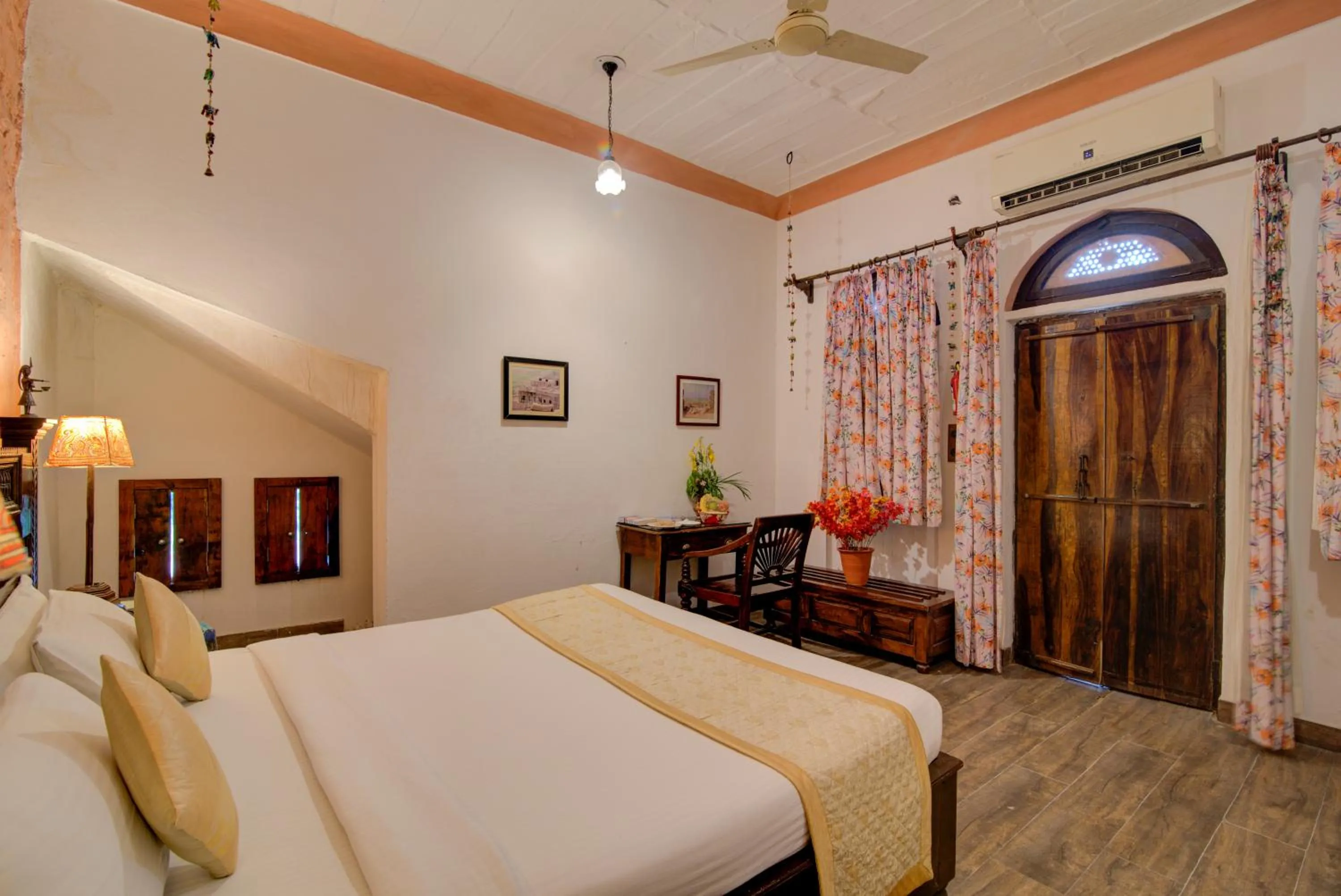 Bed in Fort Dadhikar, Alwar