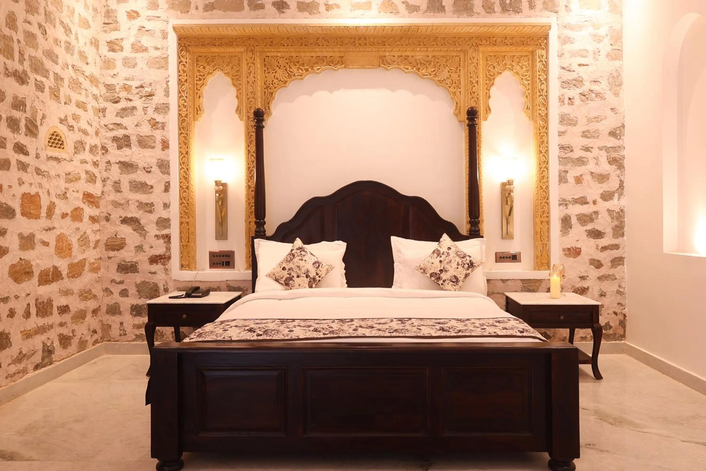 Bed in Fort Dadhikar, Alwar