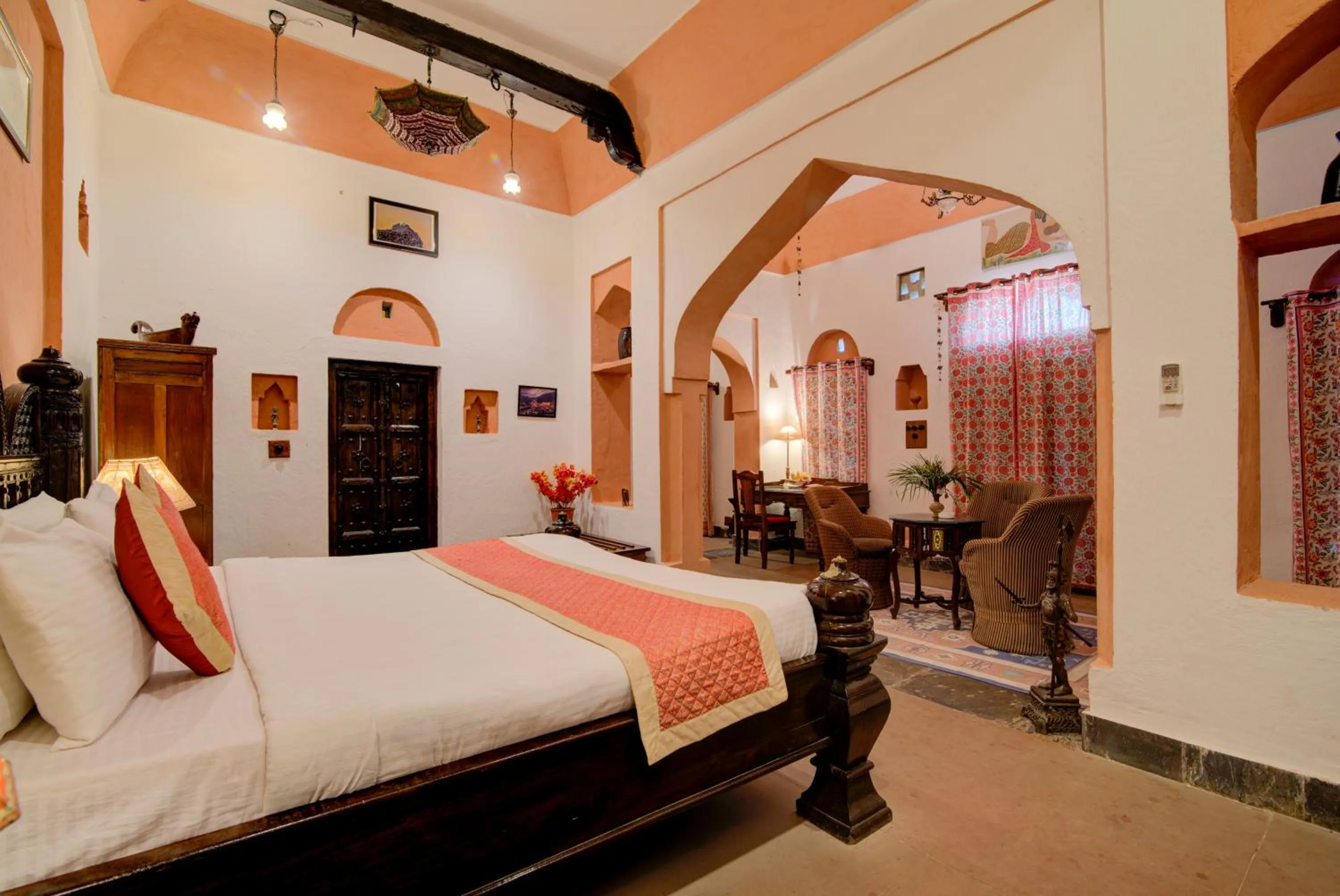 Living room, Bed in Fort Dadhikar, Alwar
