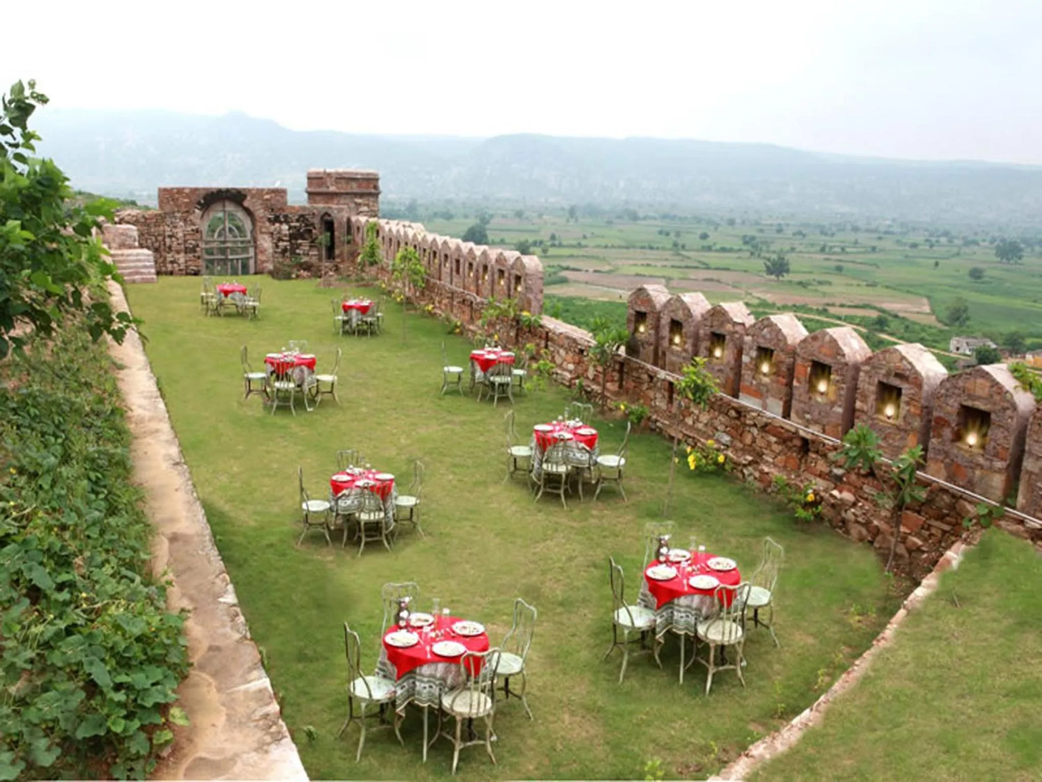 Banquet/Function facilities in Fort Dadhikar, Alwar