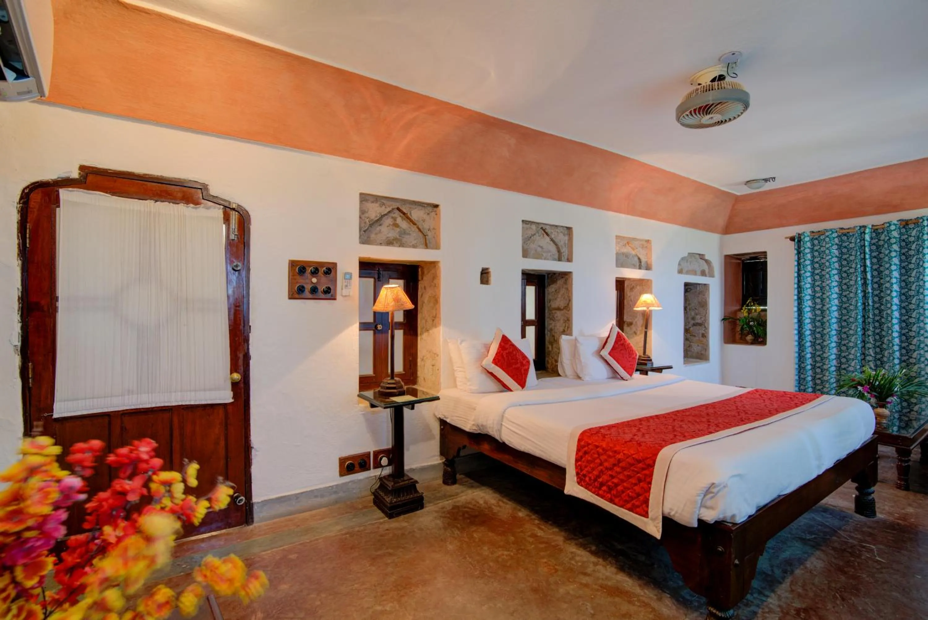 Bed in Fort Dadhikar, Alwar