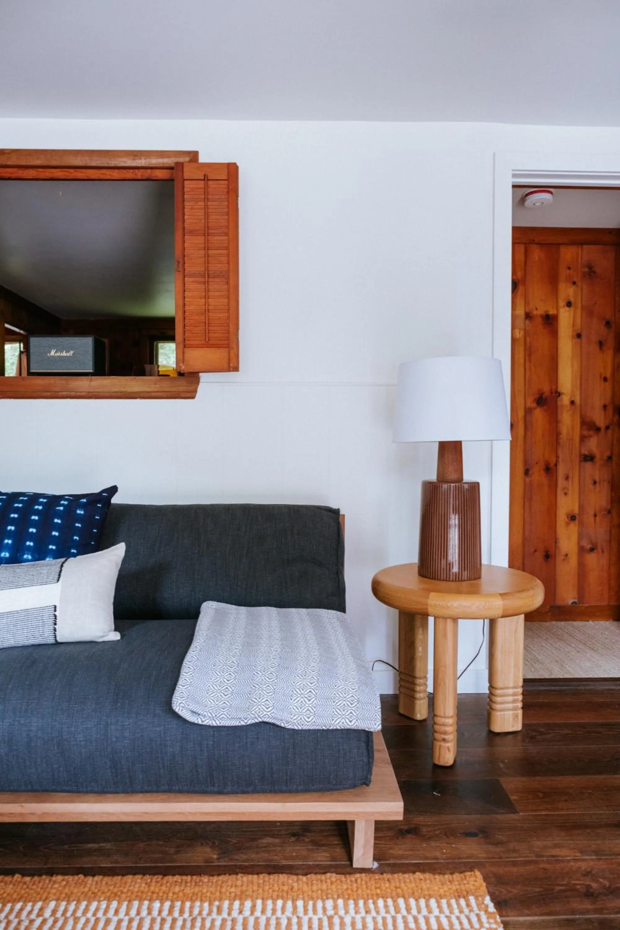 Seating area, Bed in The Leeway