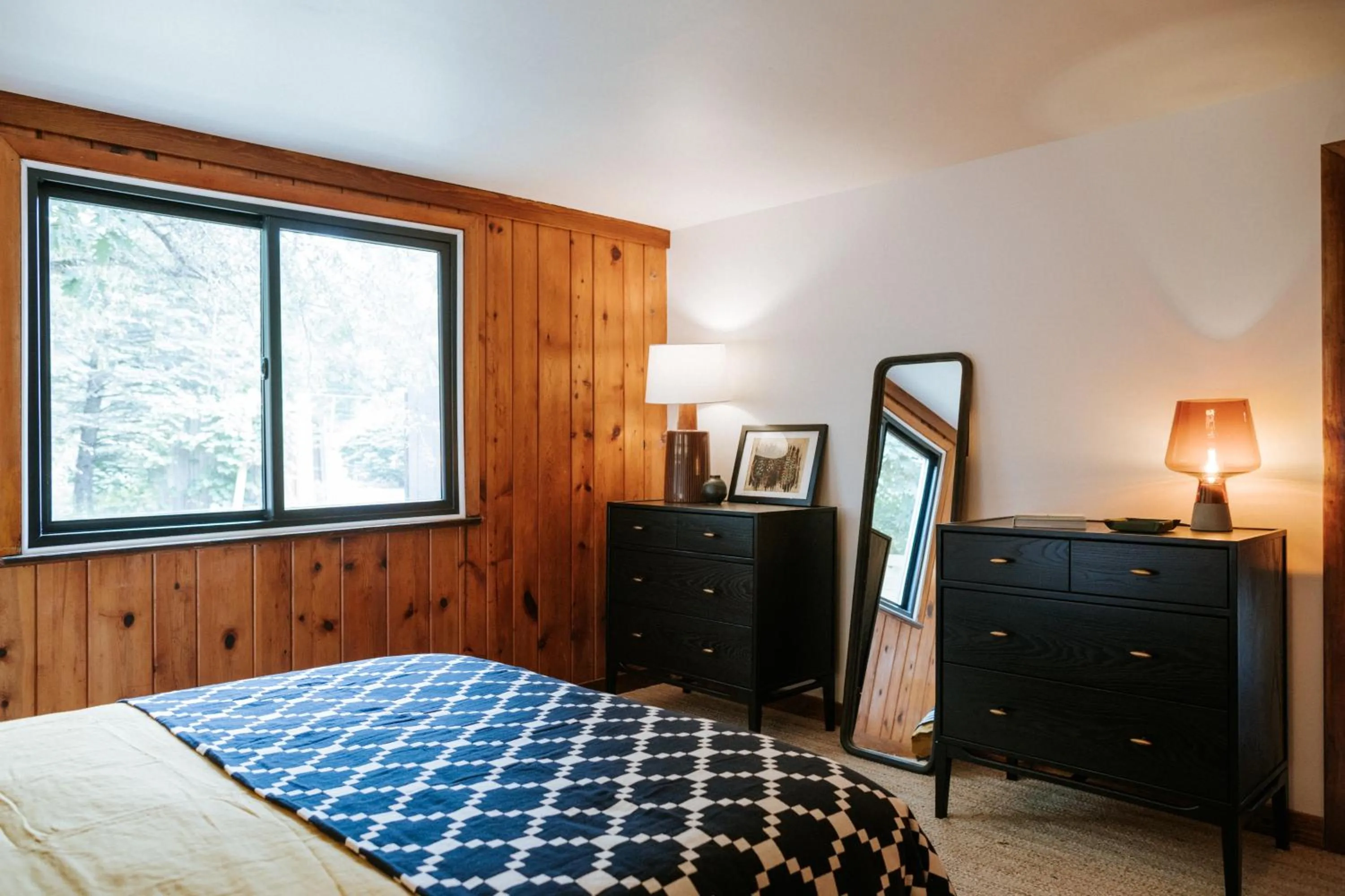 Bedroom, Bed in The Leeway