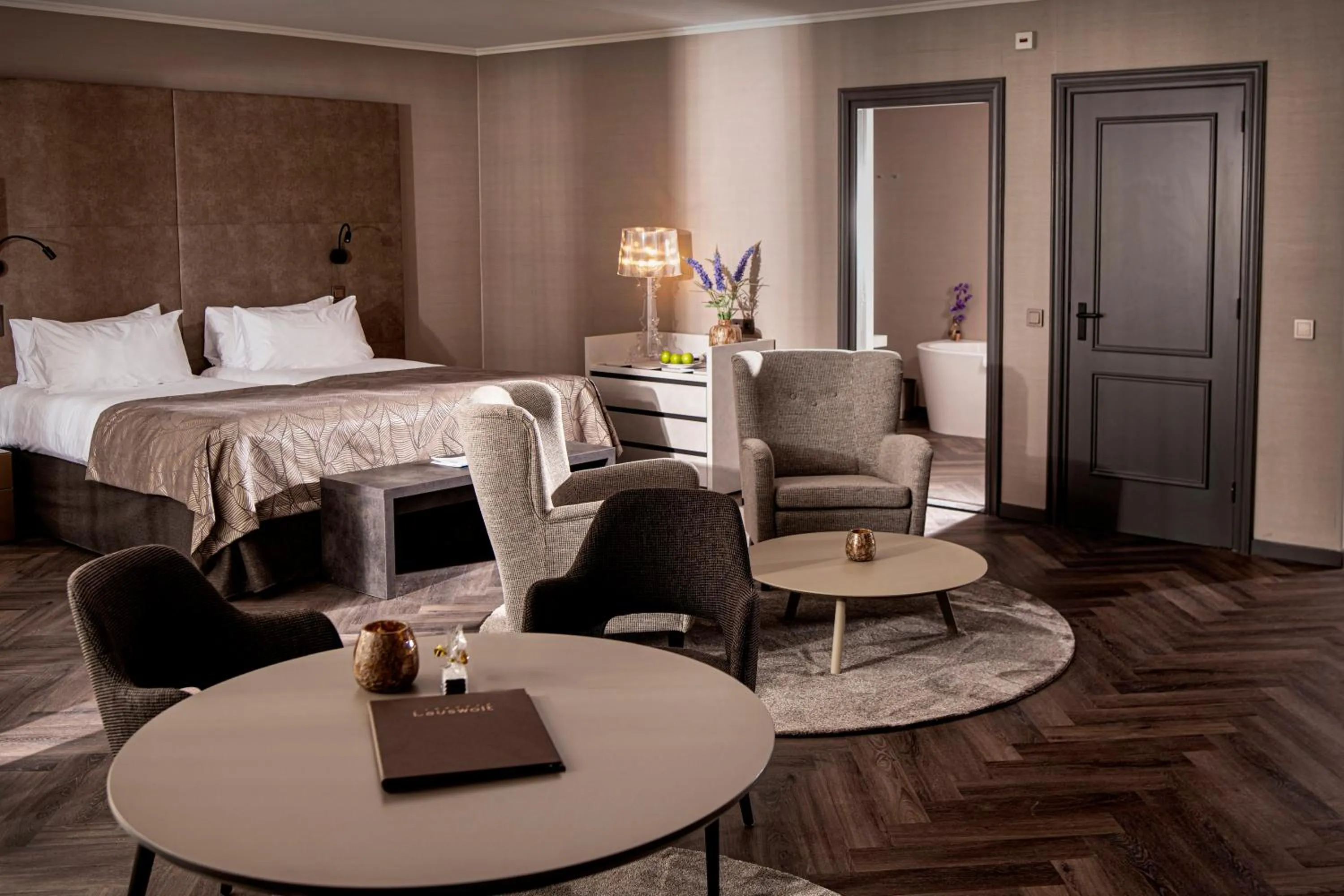 Living room, Bed in Landgoed Lauswolt