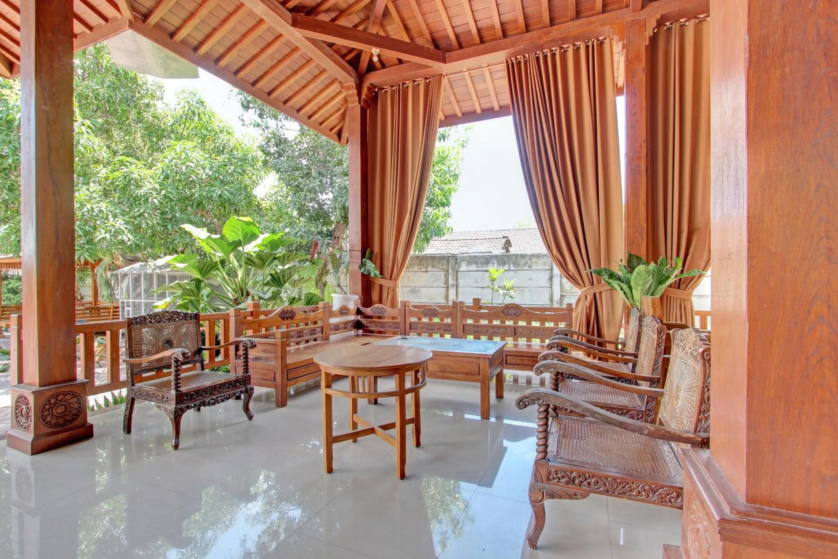 Lobby or reception in Collection O 93028 Homestay Joglo Ibu