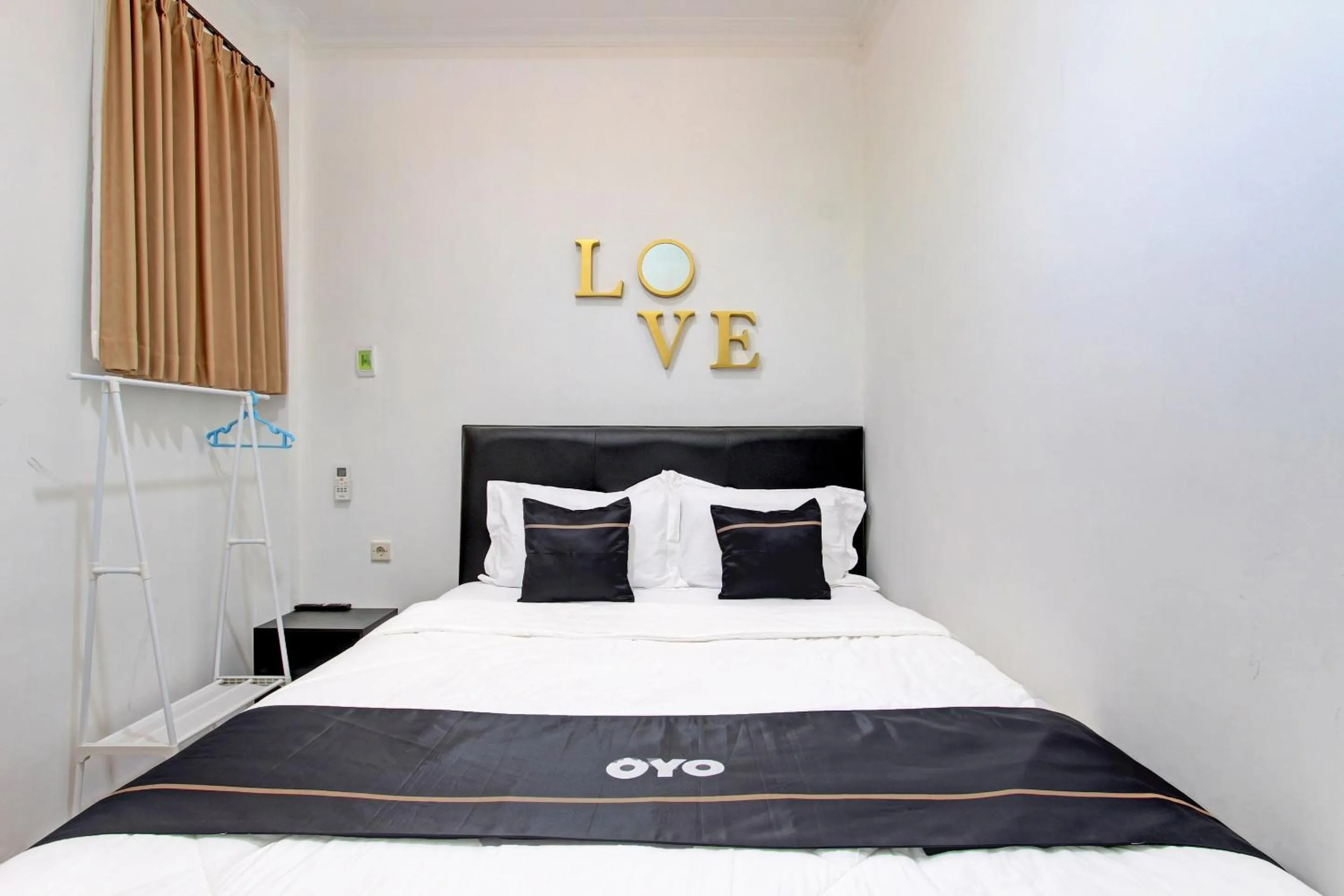 Bedroom in Collection O 93028 Homestay Joglo Ibu