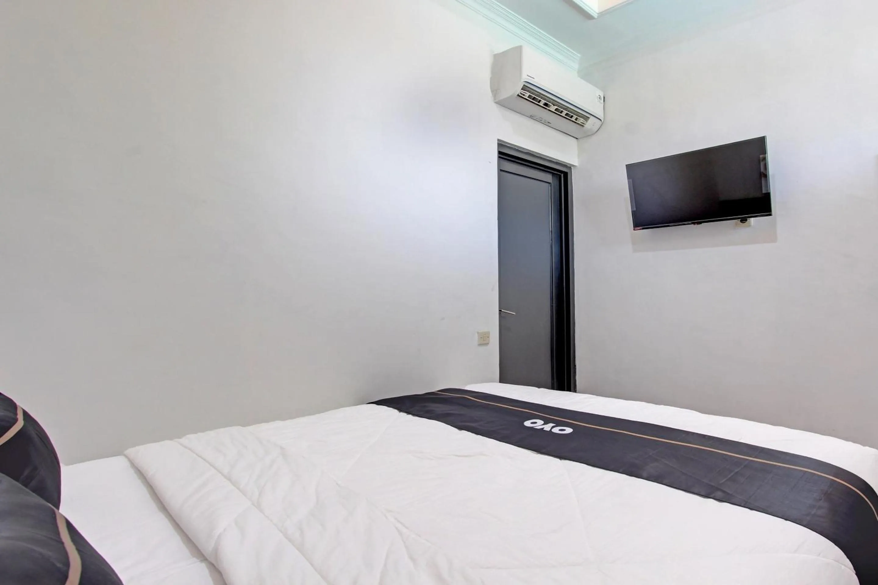 Bedroom in Collection O 93028 Homestay Joglo Ibu