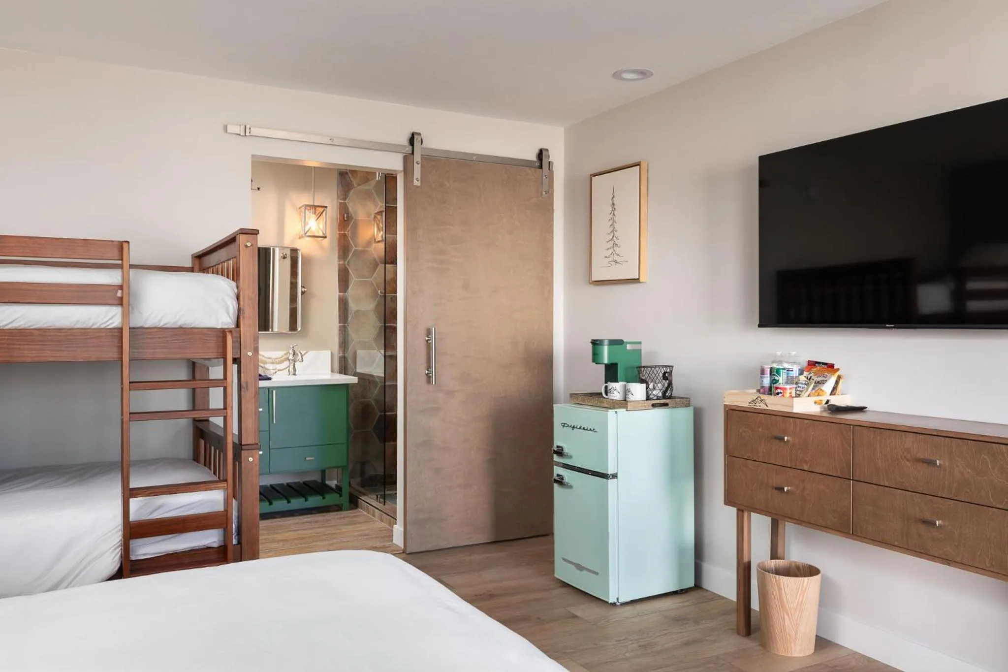 Bed in California Inn