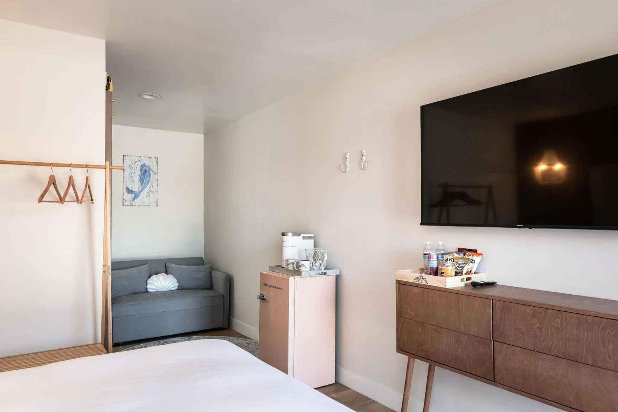 Bed in California Inn