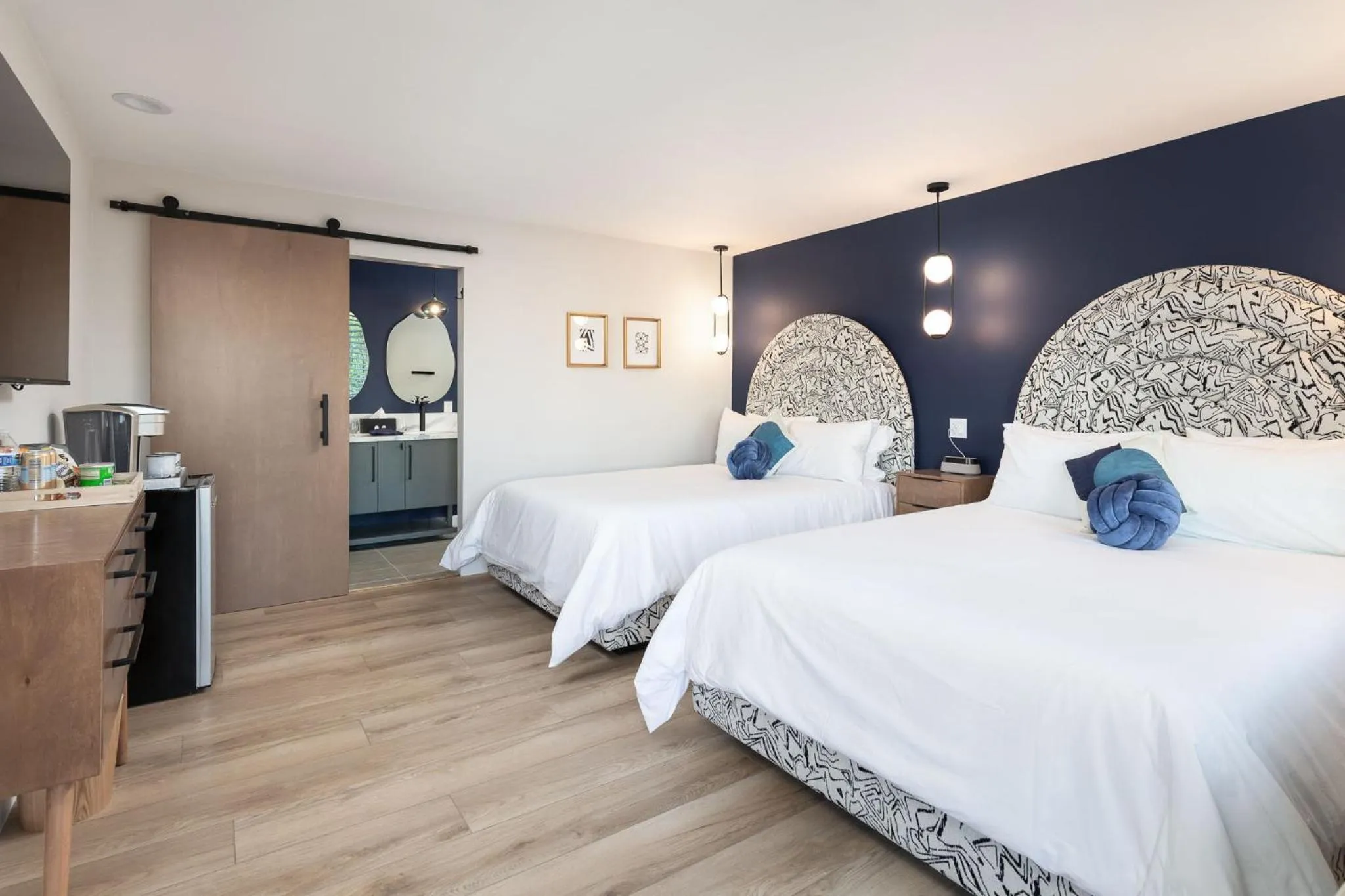 Bed in California Inn