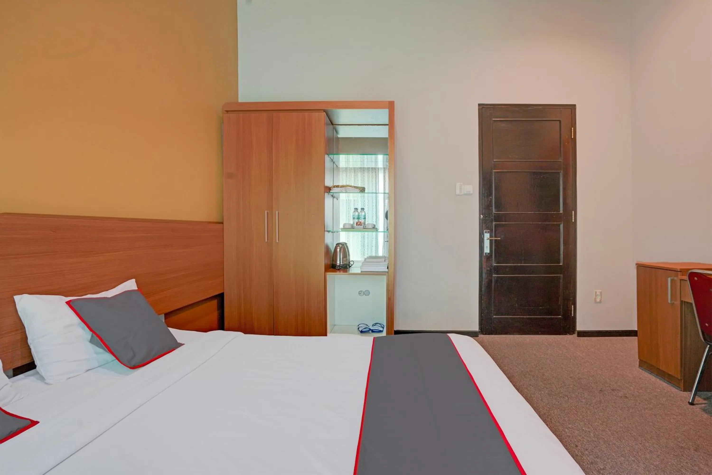 Bed in Collection O Padang near Mesjid Raya Syekh Ahmad Al-Minangkabawi formerly Hotel Surya Palace