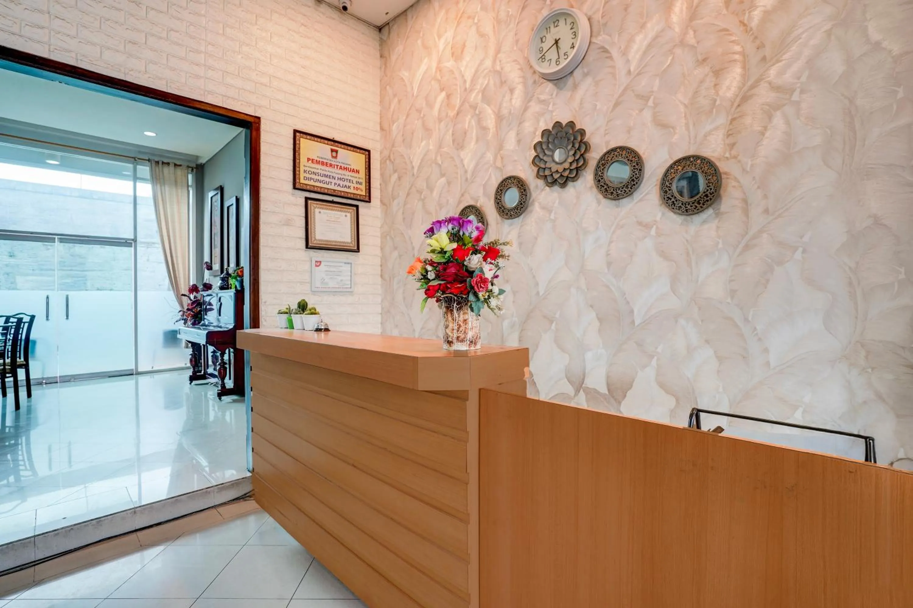 Lobby or reception in Collection O Padang near Mesjid Raya Syekh Ahmad Al-Minangkabawi formerly Hotel Surya Palace