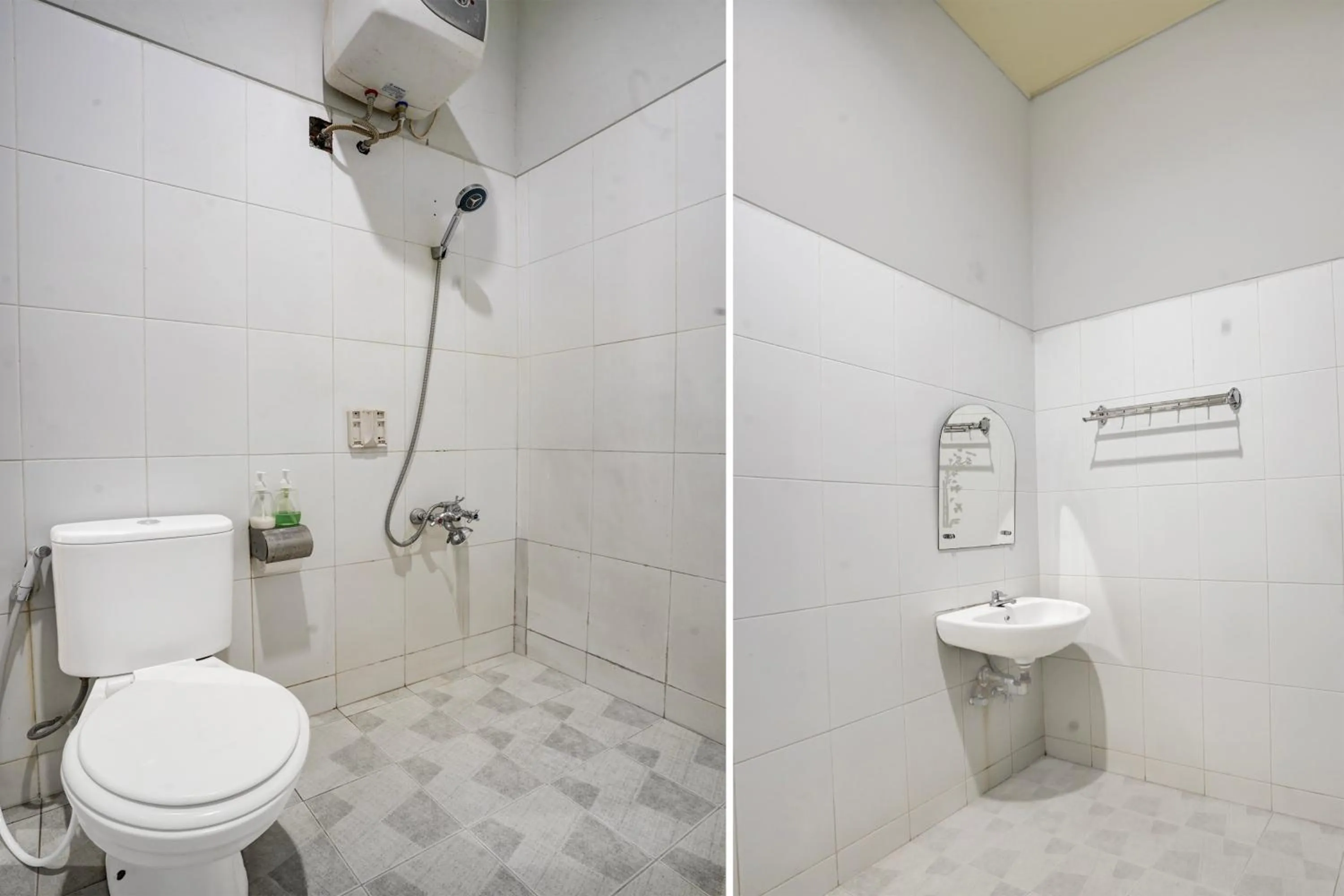 Bathroom in Collection O Padang near Mesjid Raya Syekh Ahmad Al-Minangkabawi formerly Hotel Surya Palace