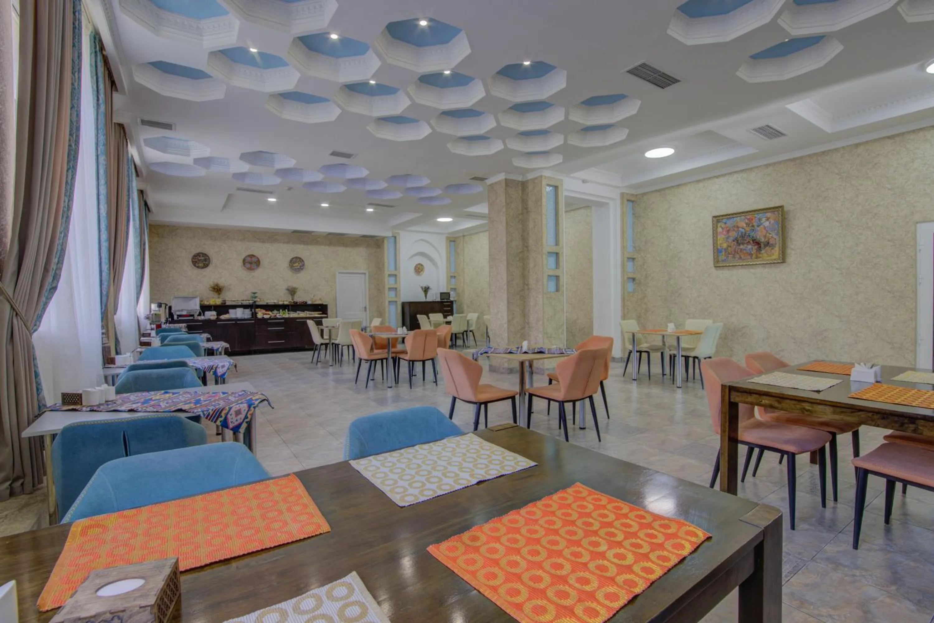 Restaurant/places to eat in Shah Palace Hotel