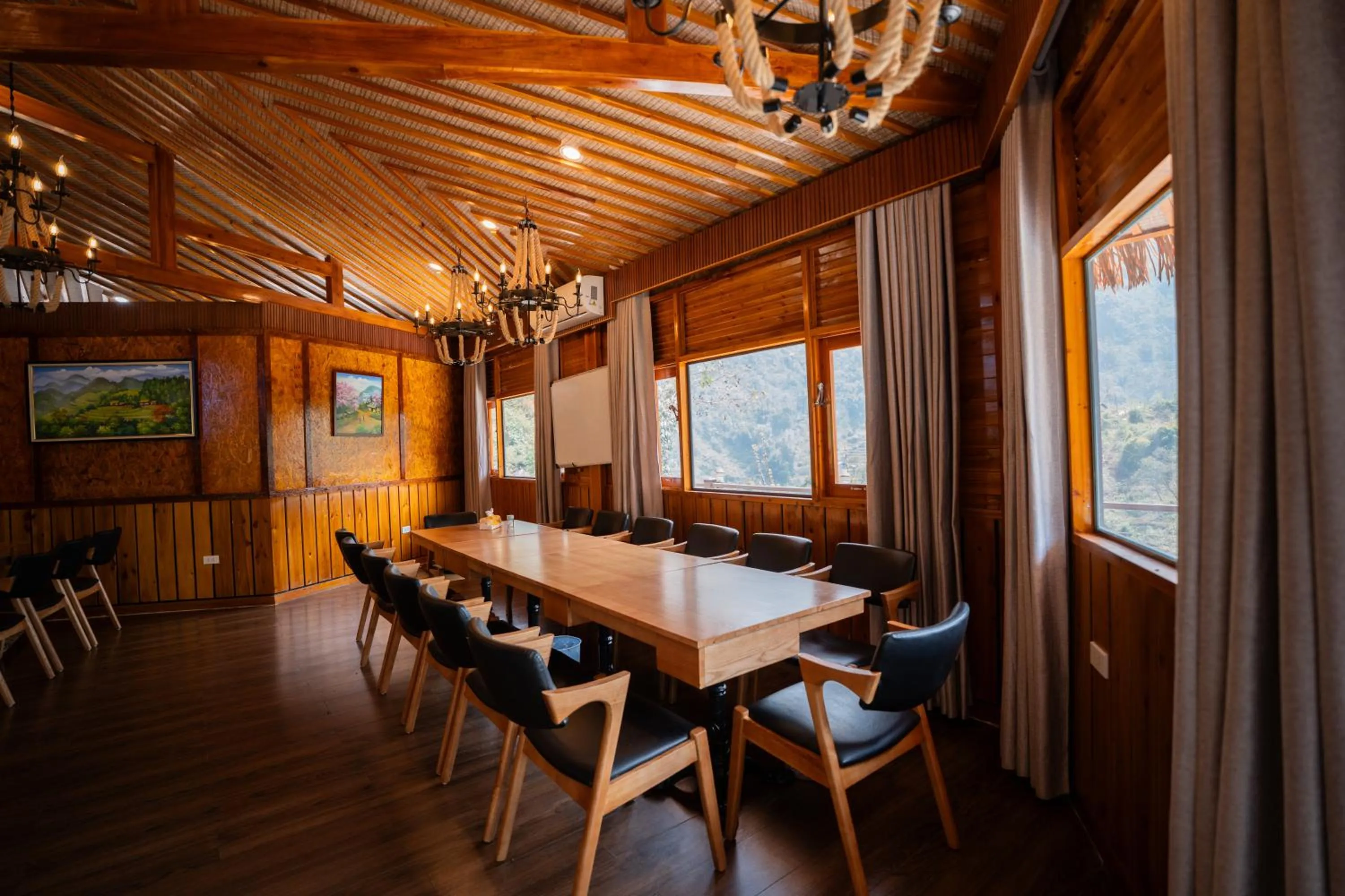 Sinai Bungalow & Hotel SaPa