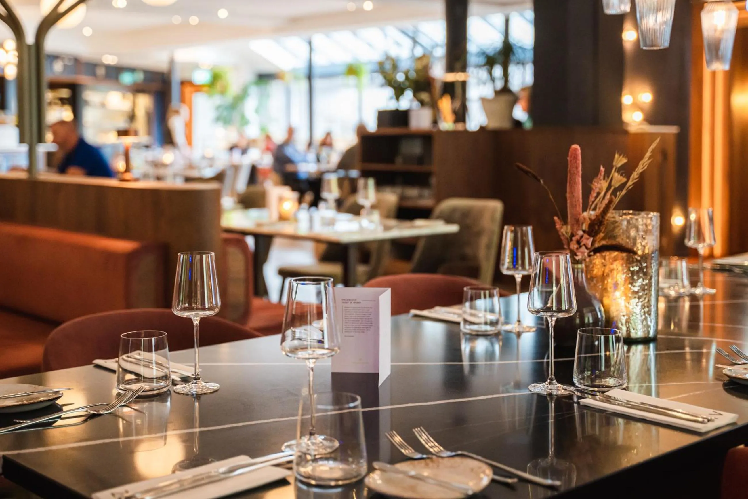 Restaurant/places to eat in blooming