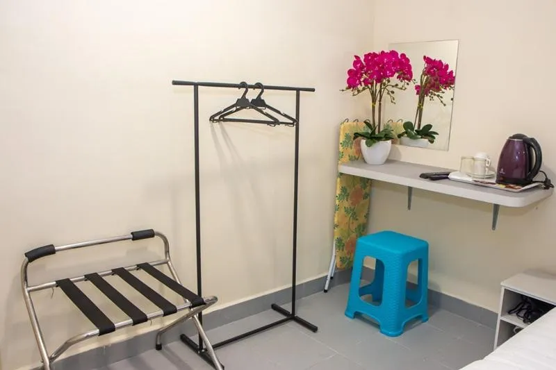 furniture in Southern Tip Hotel - City & 100m walk to McDonald's & FREE DOBI