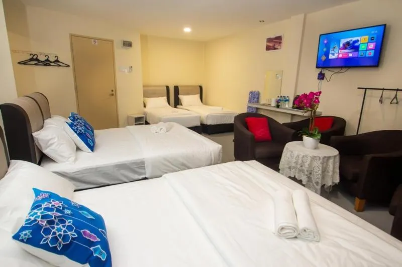 Bed in Southern Tip Hotel - City & 100m walk to McDonald's & FREE DOBI