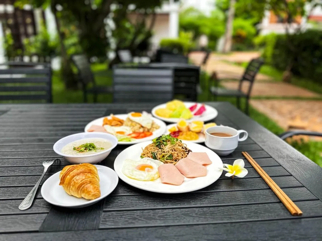 Breakfast in Meuangluang Hotel