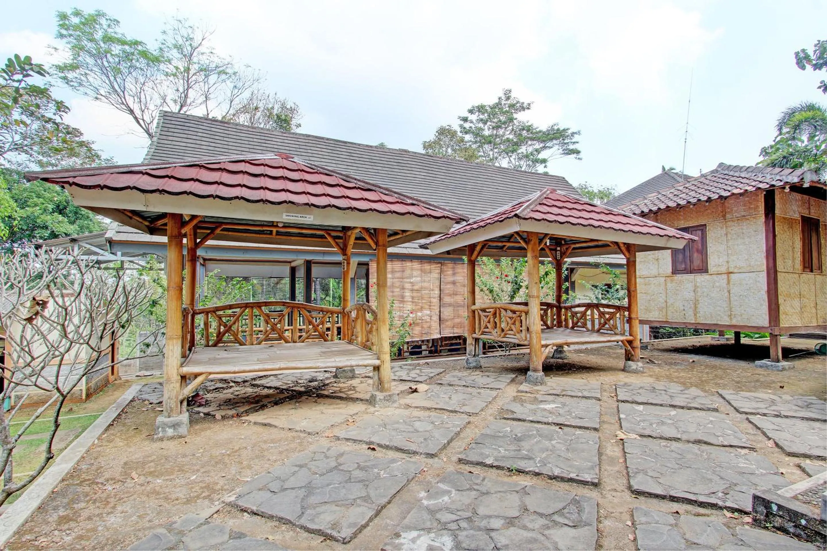 Lobby or reception in Hotel O Mtc Bunk Bed