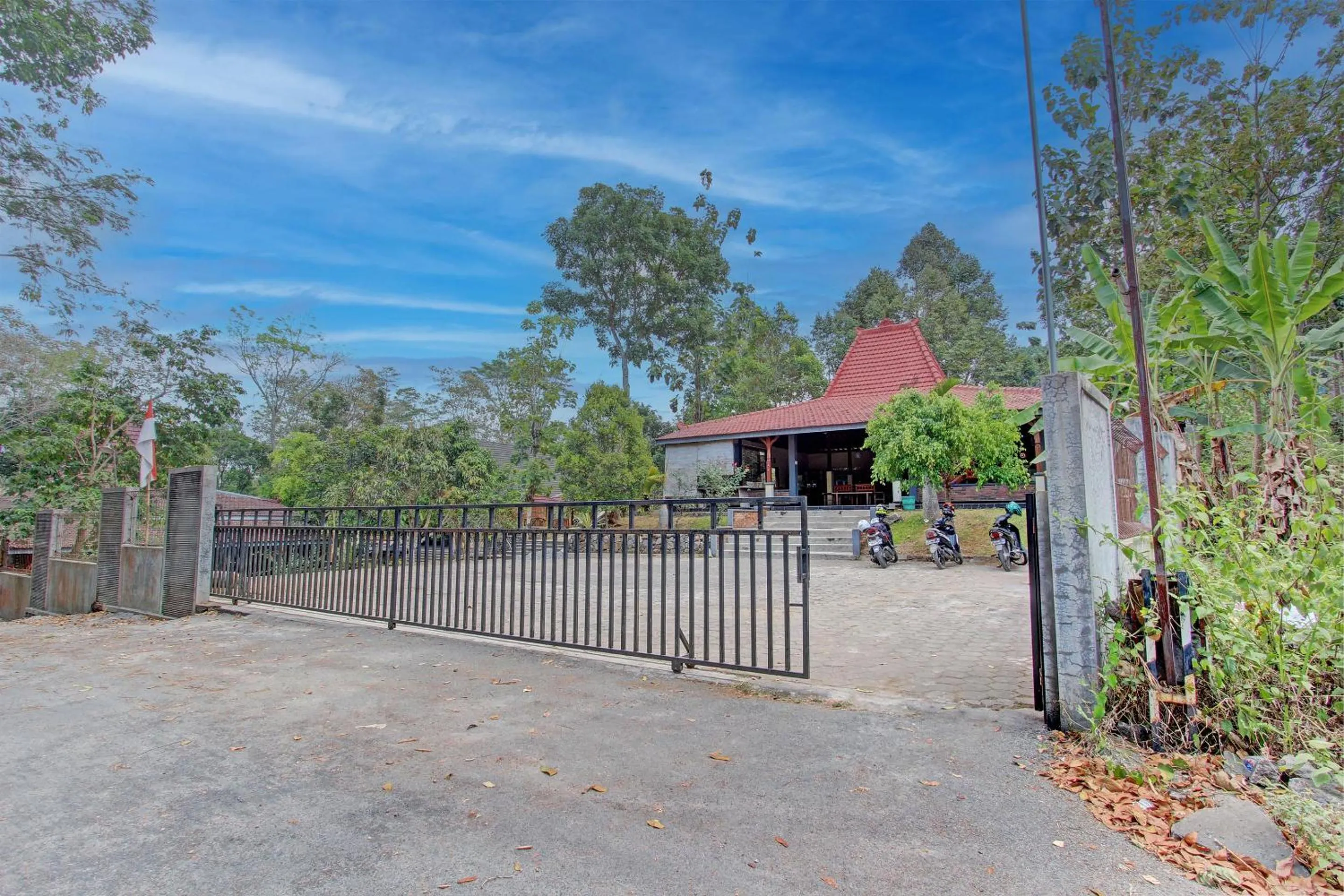 Facade/entrance in Hotel O Mtc Bunk Bed