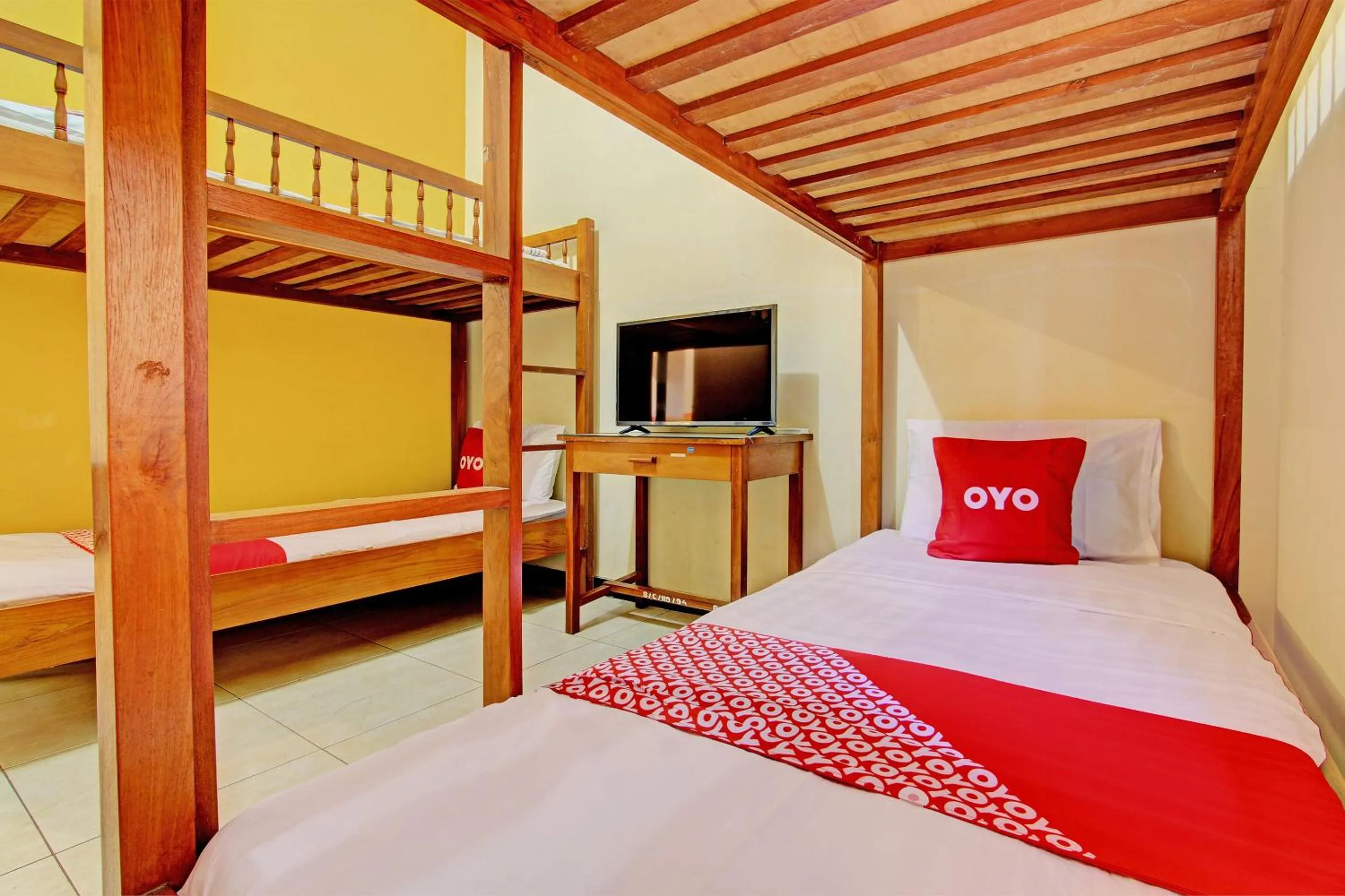 Bedroom, Bed in Hotel O Mtc Bunk Bed