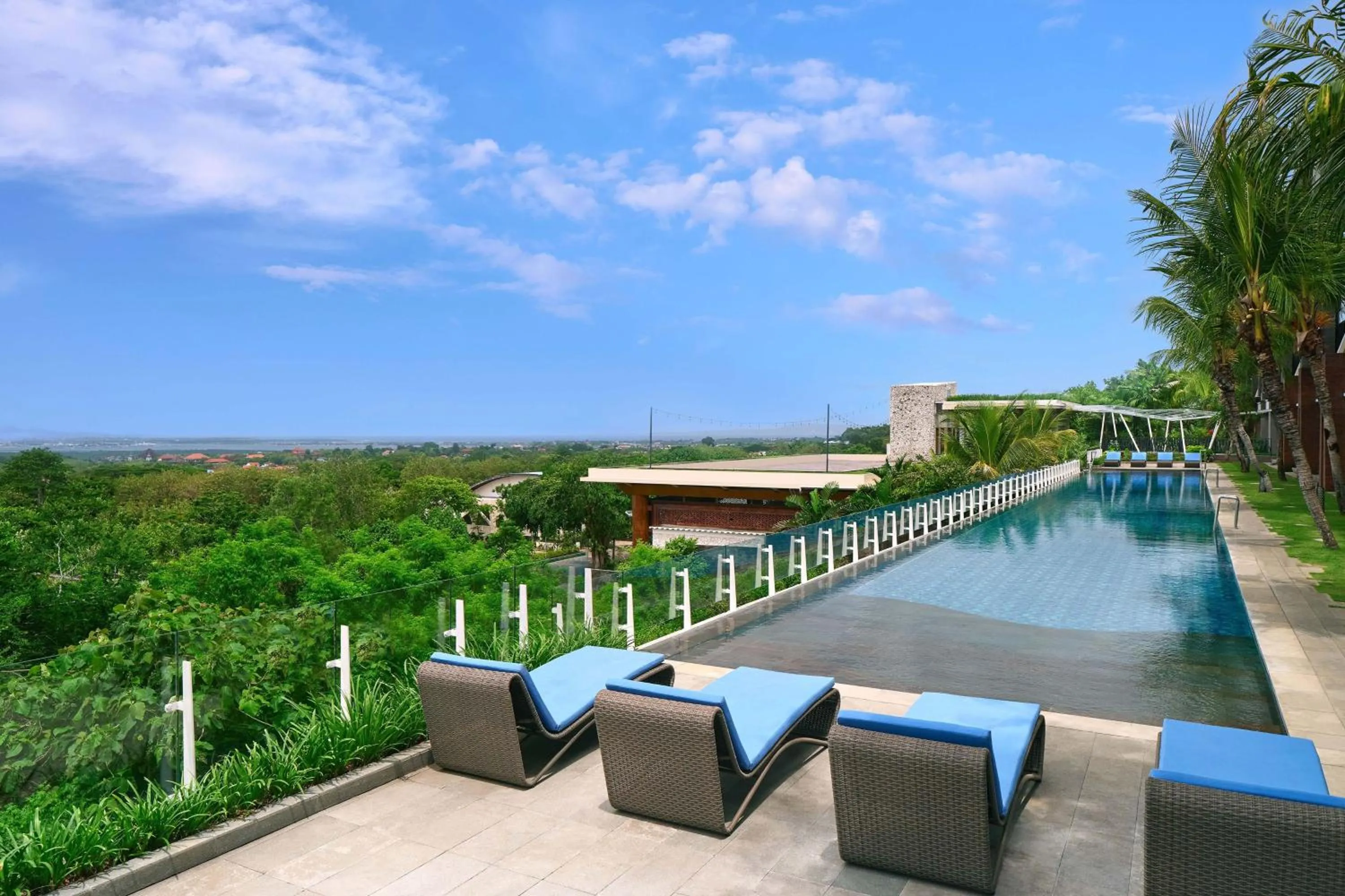Swimming pool in Four Points by Sheraton Bali, Ungasan