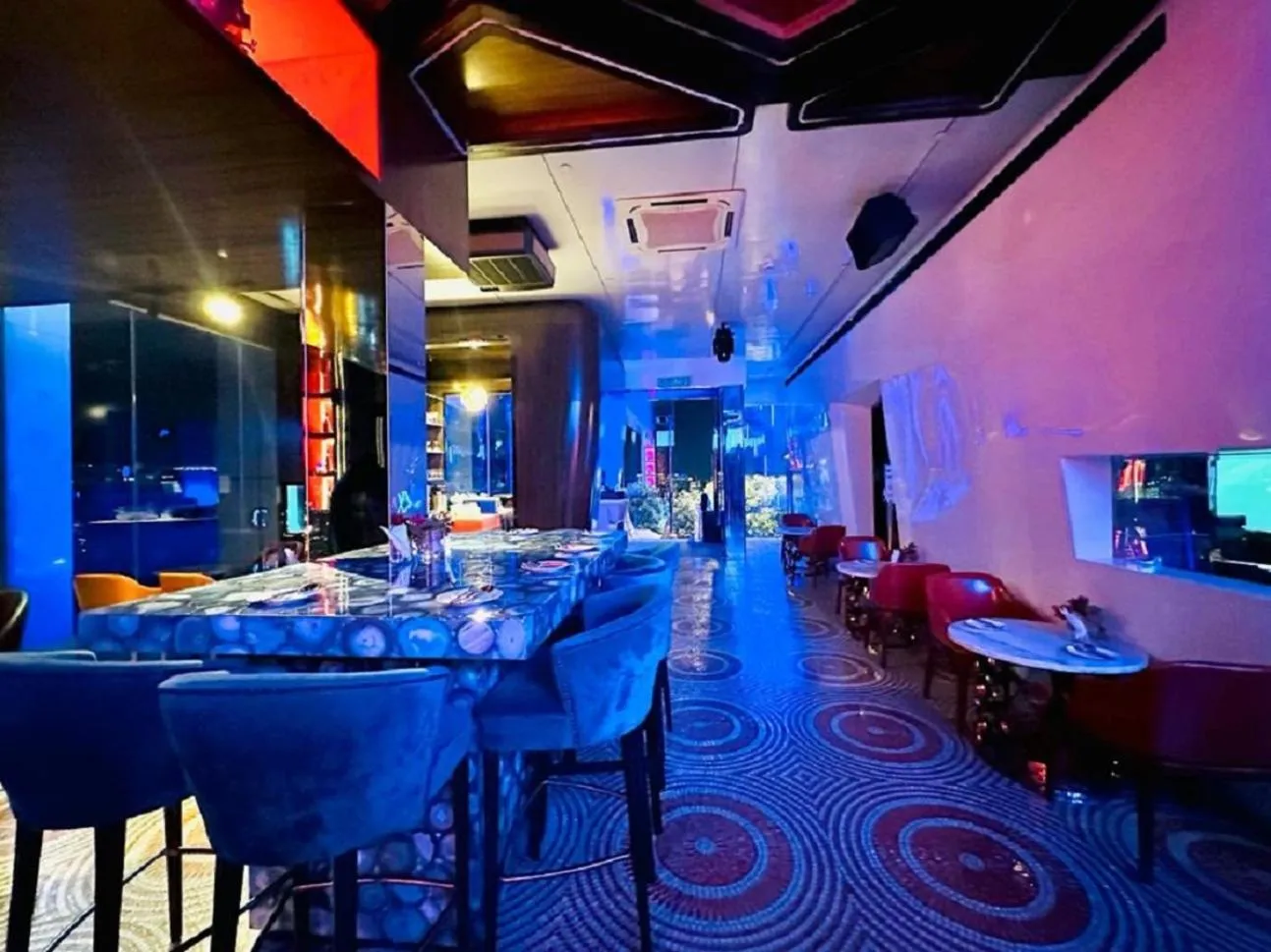 Restaurant/Places to Eat in The Platinum KLCC Luxury Suite