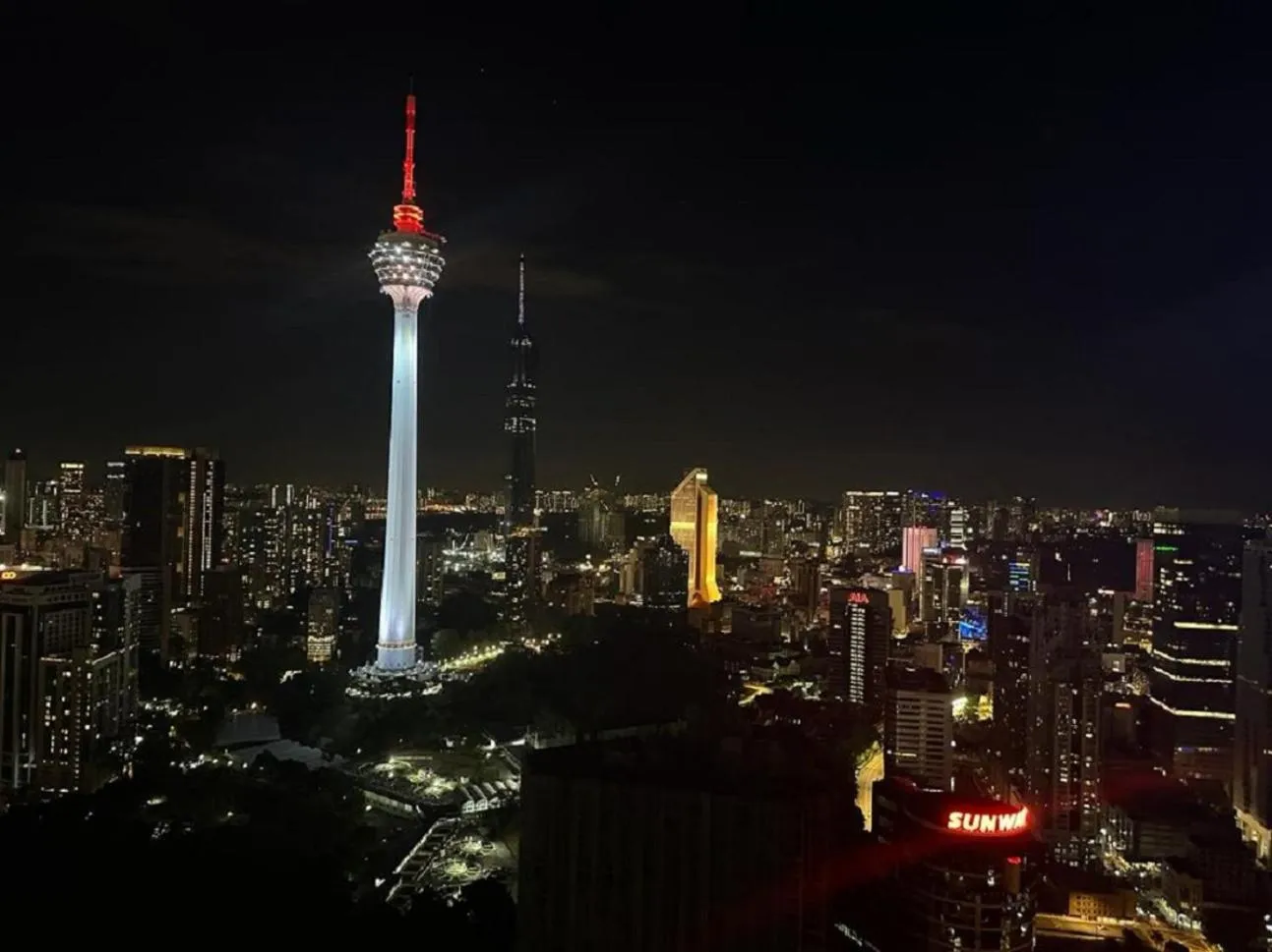 Night in The Platinum KLCC Luxury Suite