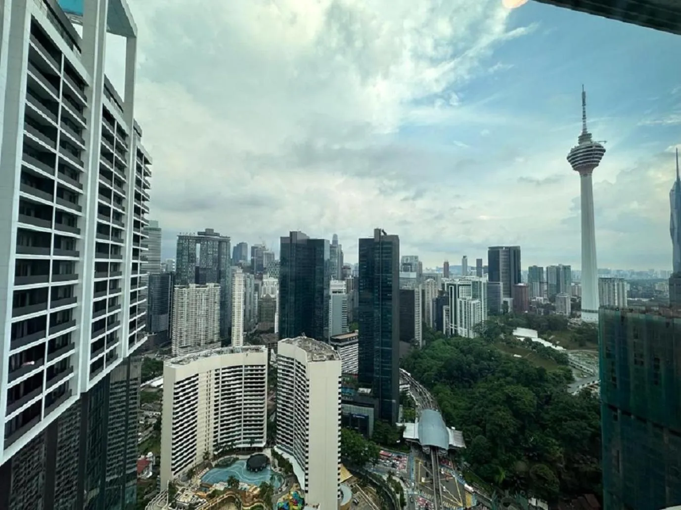 Day in The Platinum KLCC Luxury Suite