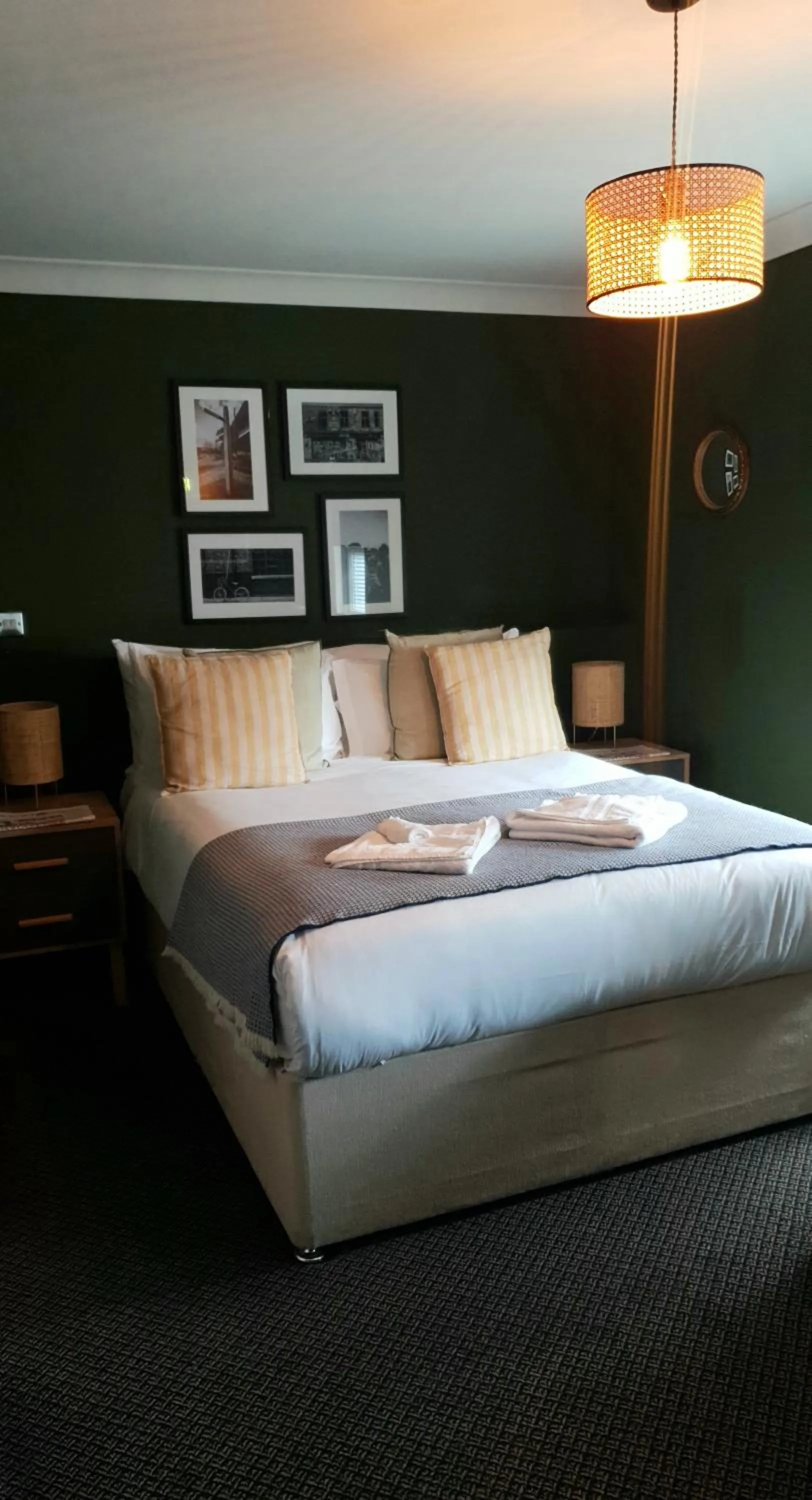 Bed in Old Ship Inn Hackney