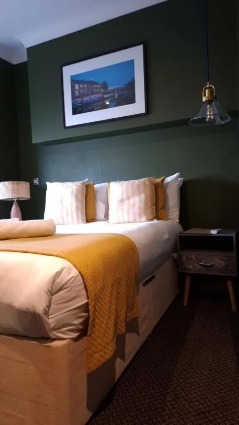 Bedroom, Bed in Old Ship Inn Hackney