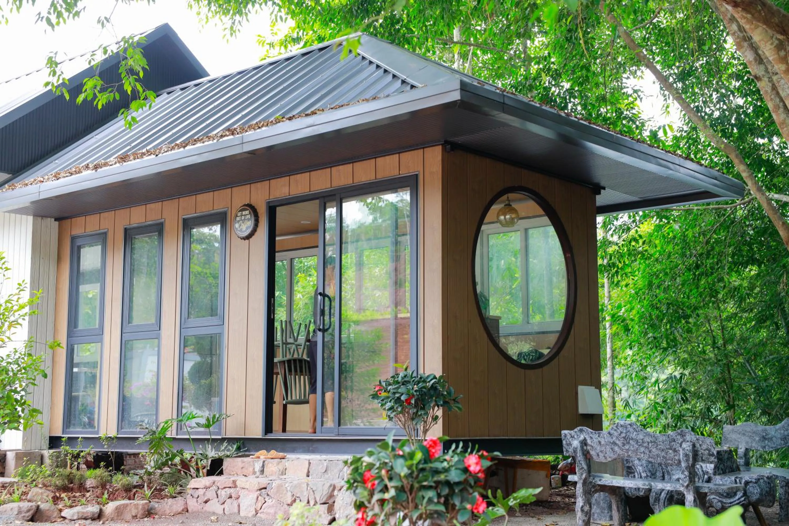 Restaurant/places to eat in Halo Retreat