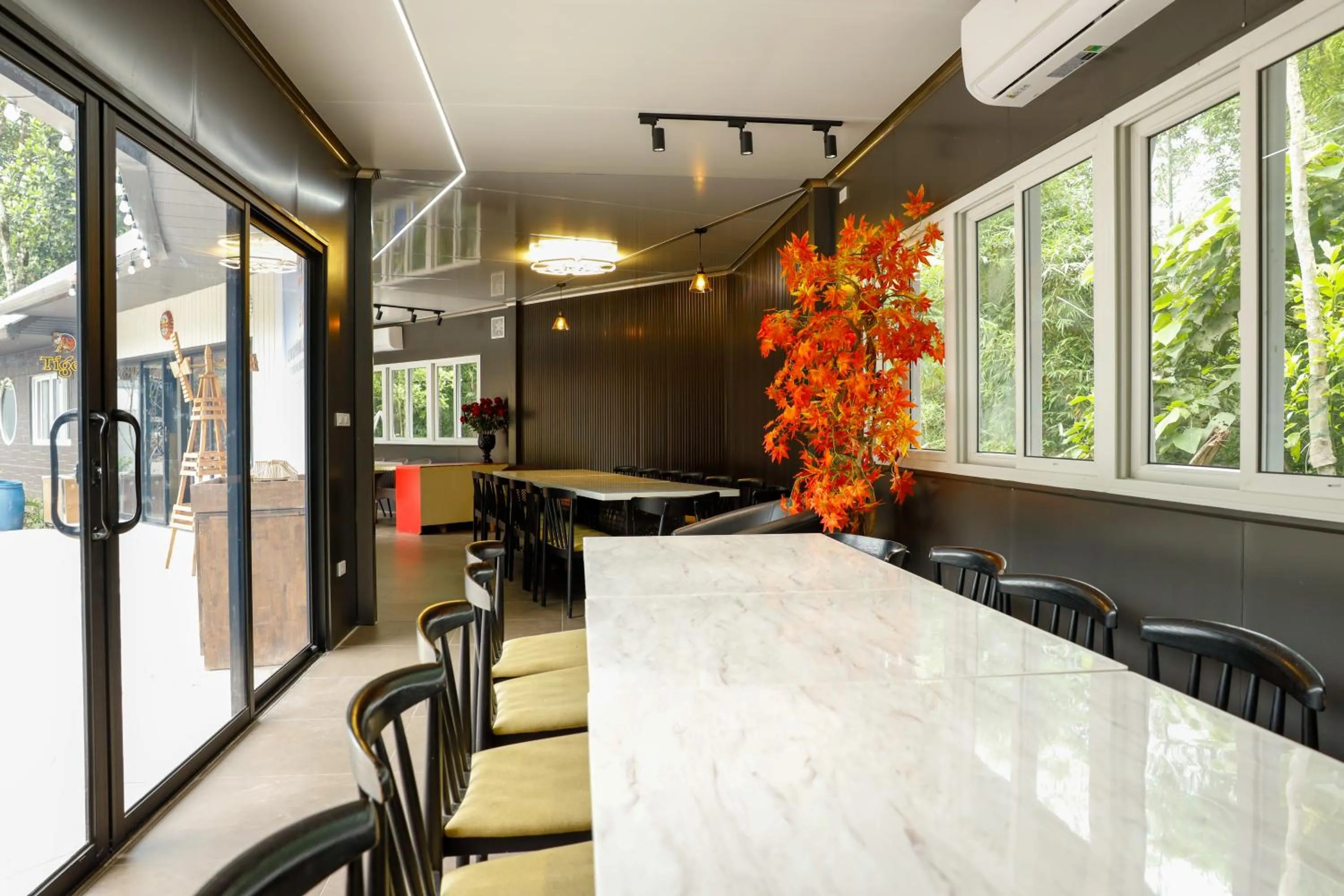 Restaurant/places to eat in Halo Retreat