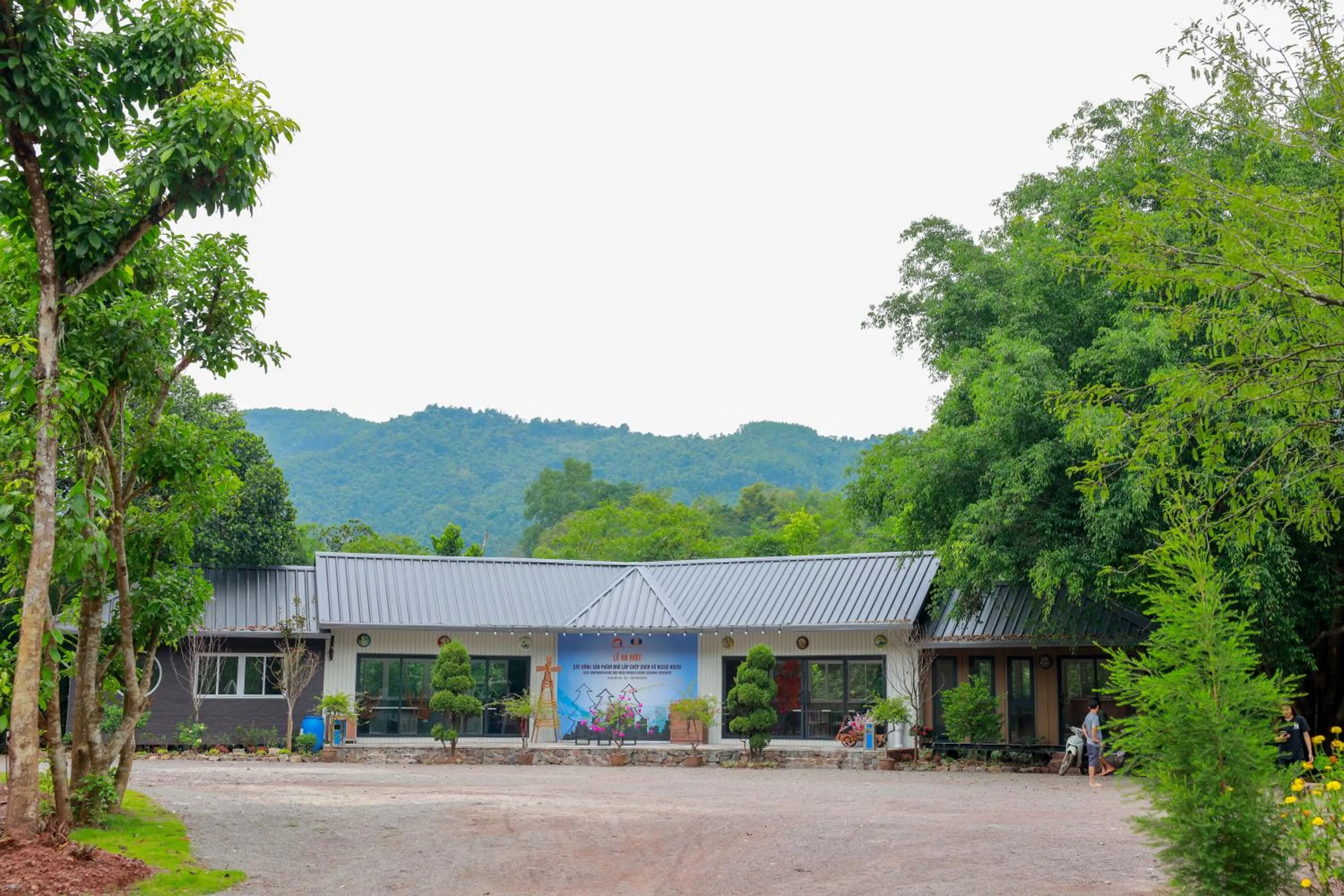 Restaurant/places to eat in Halo Retreat