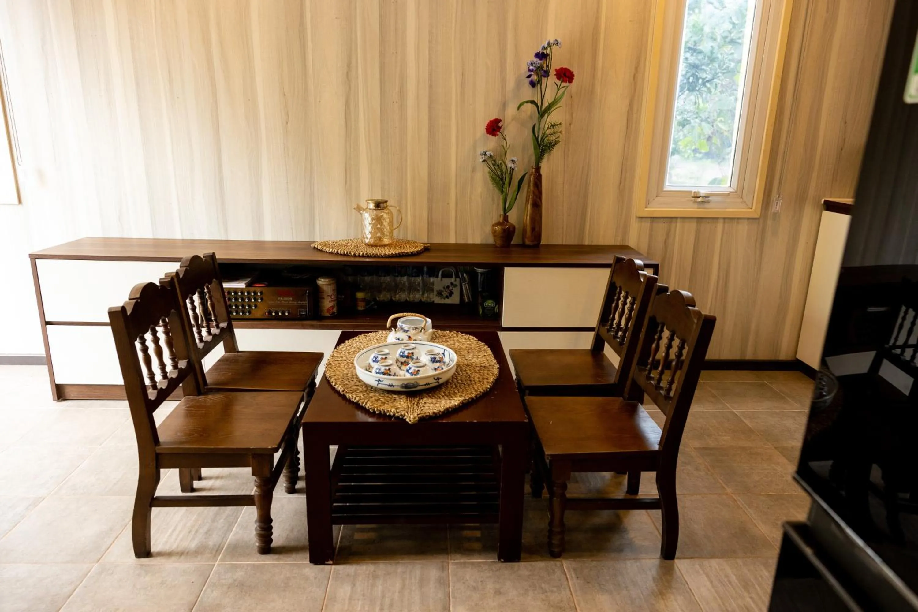 Living room in Halo Retreat